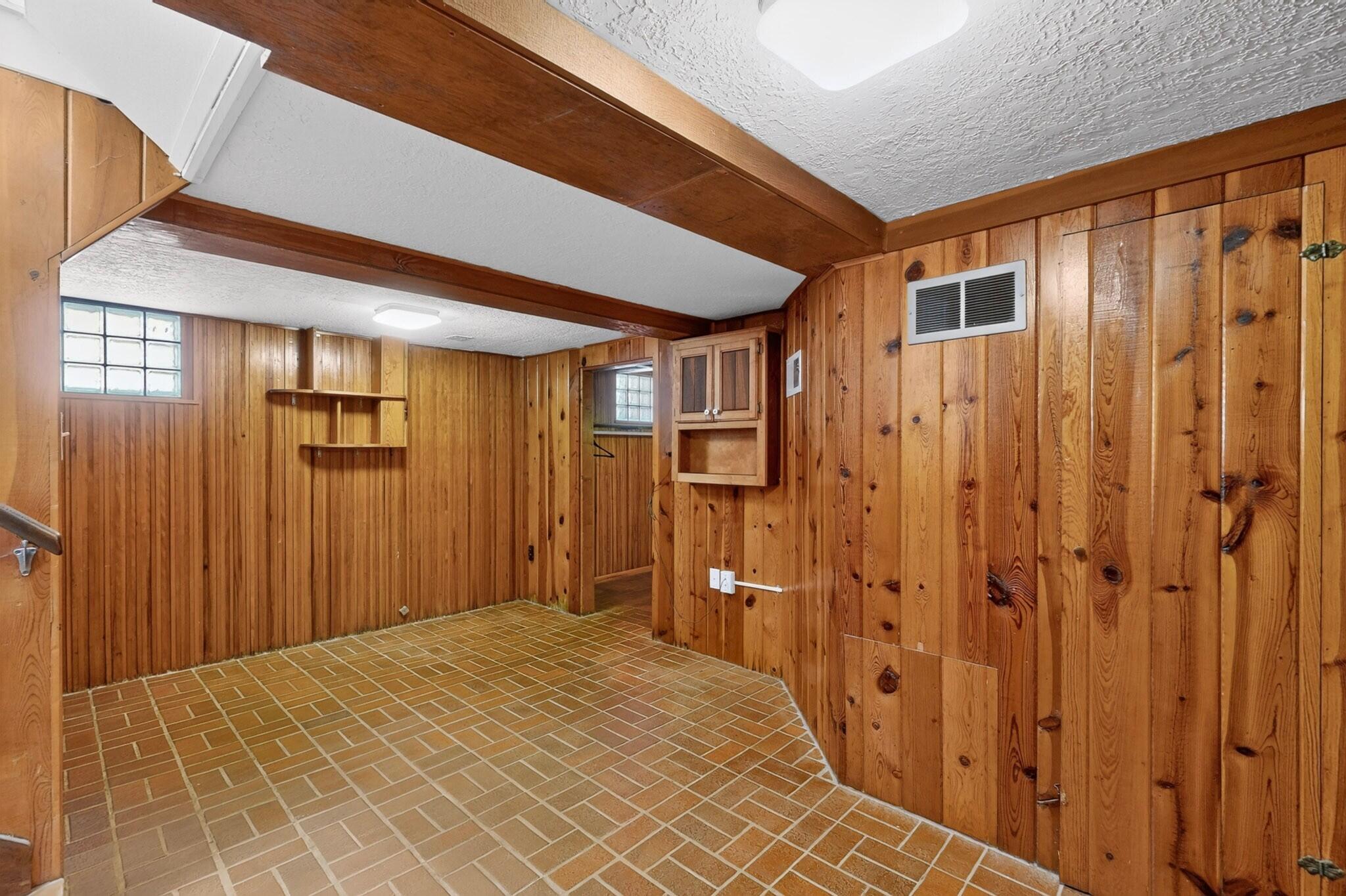 315 Solano Drive NE