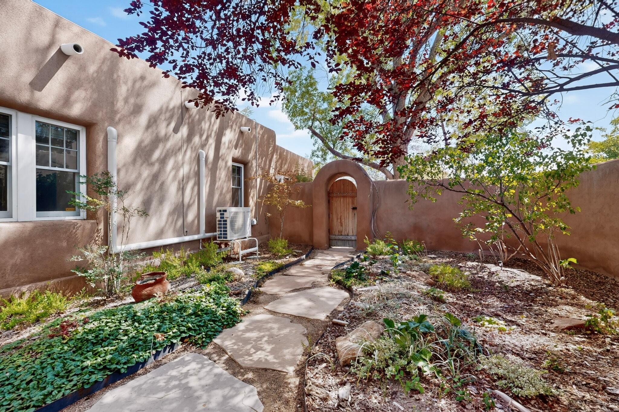 315 Solano Drive NE