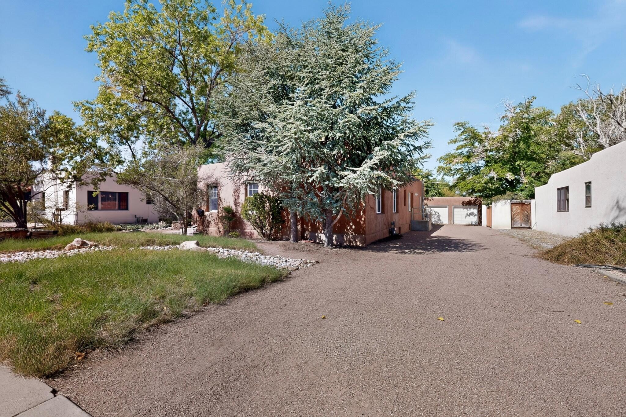 315 Solano Drive NE