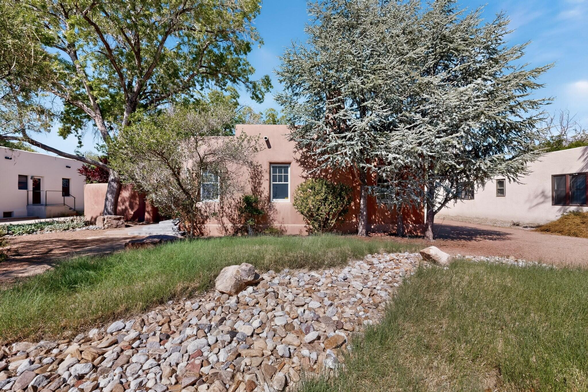 315 Solano Drive NE