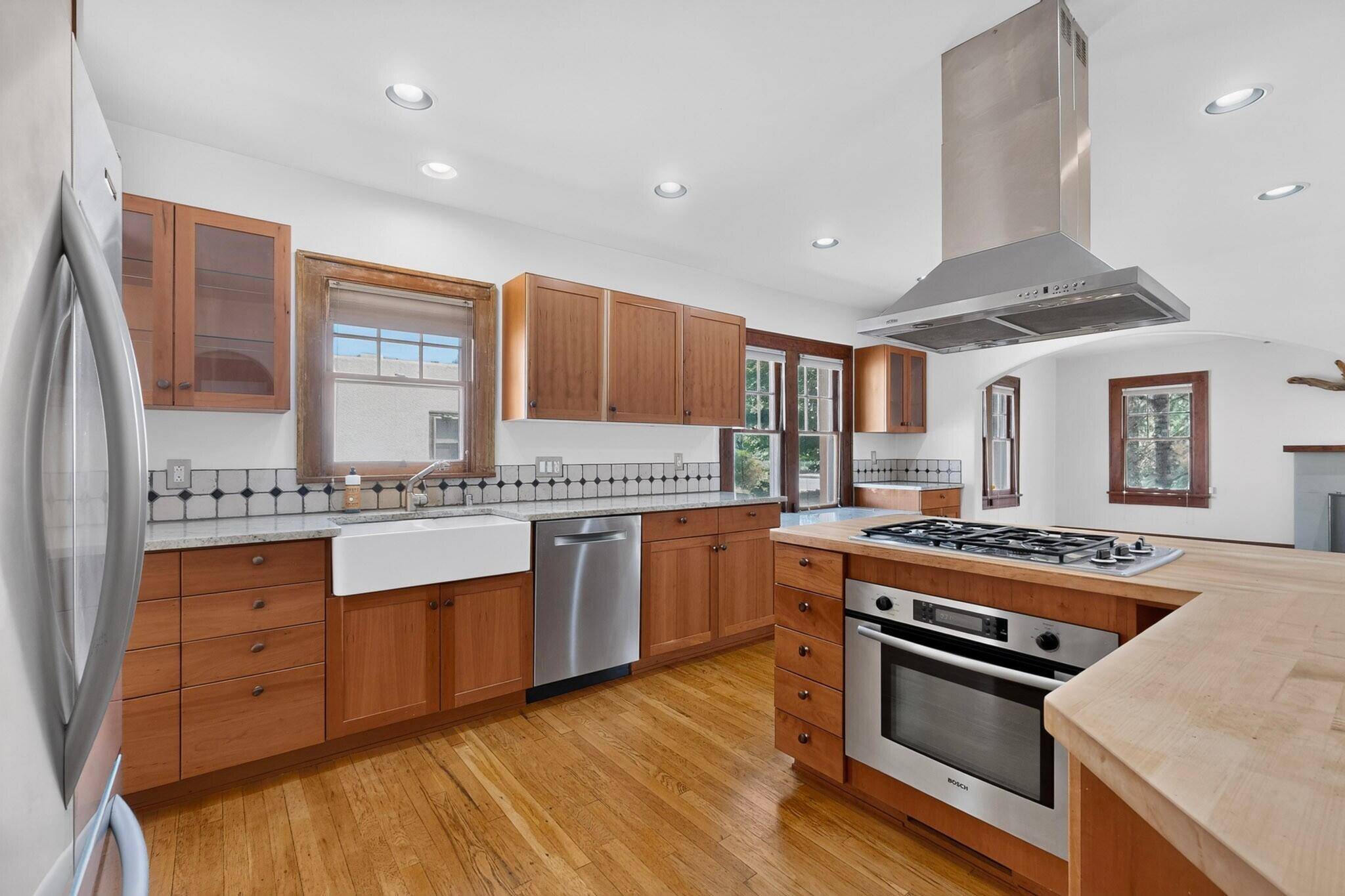 315 Solano Drive NE