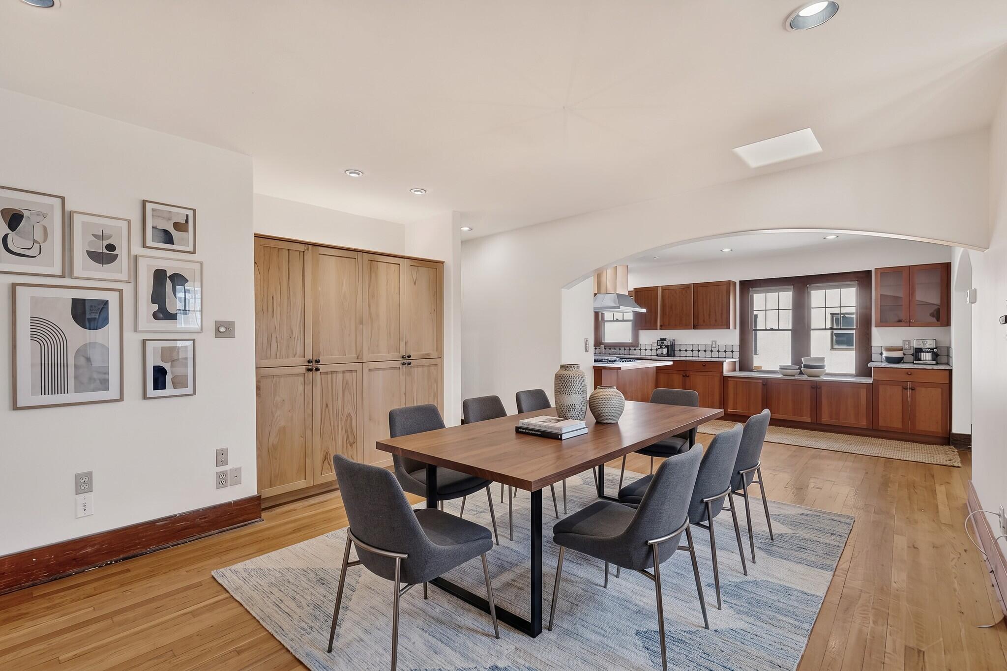 315 Solano Drive NE