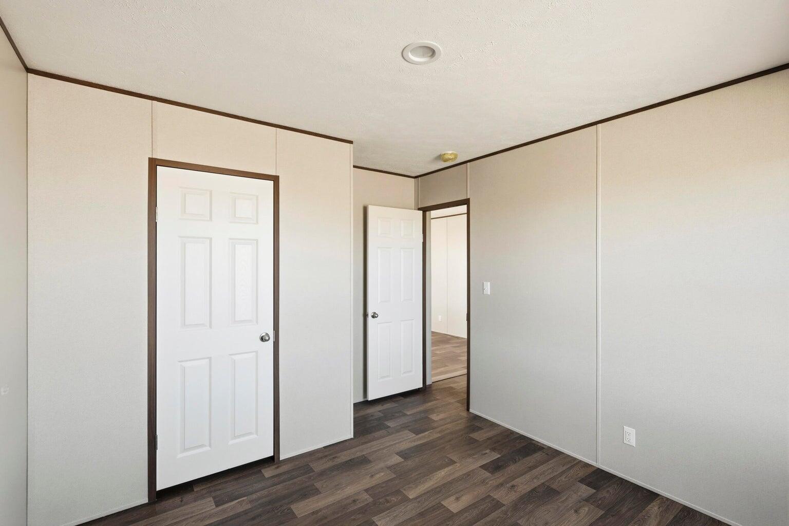 5 Meadowlake Circle