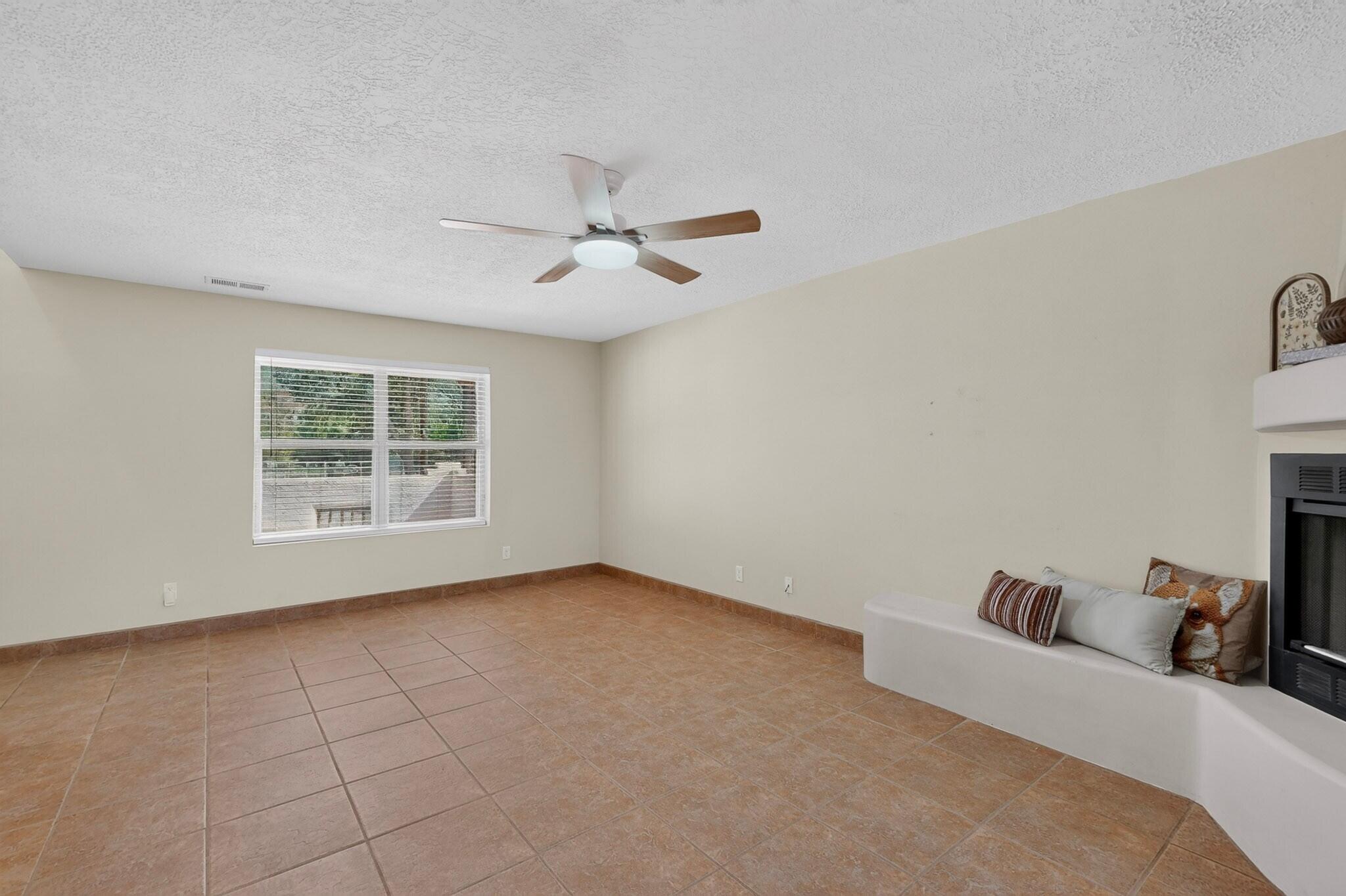 122 Valencia Road