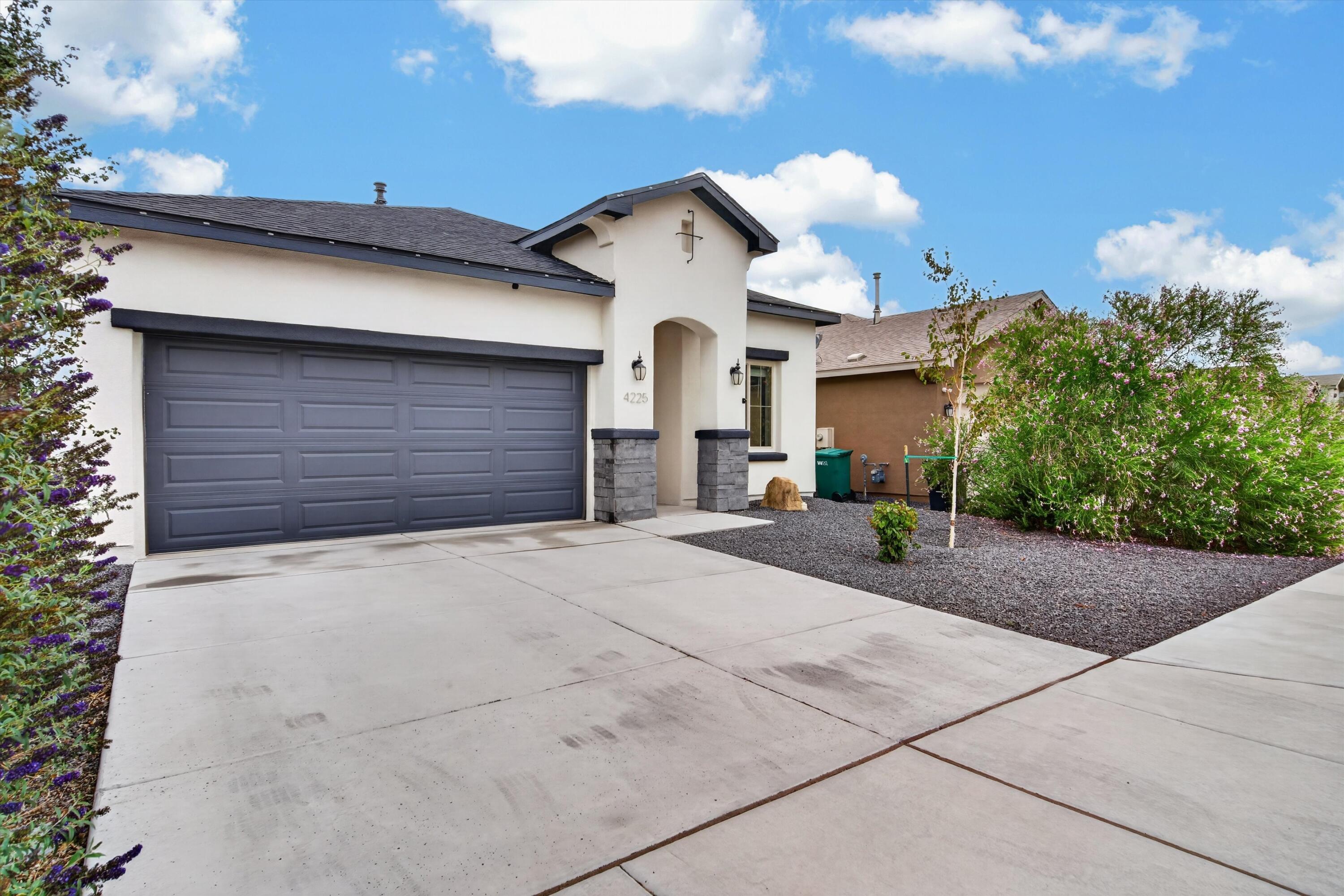 4225 Crowned Eagle Loop NE