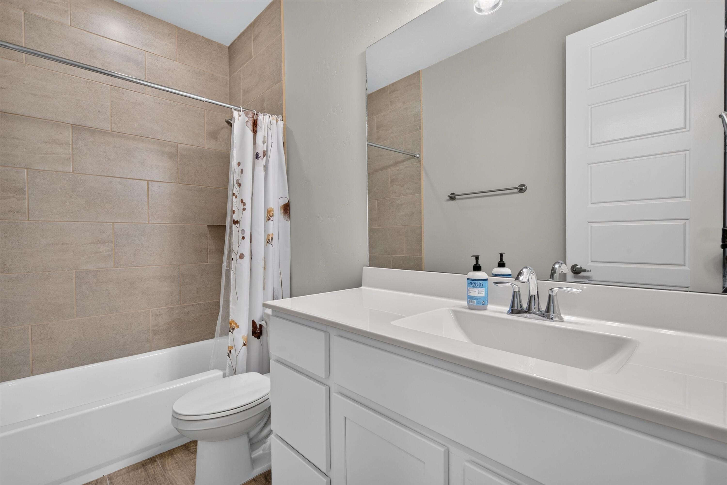 4225 Crowned Eagle Loop NE