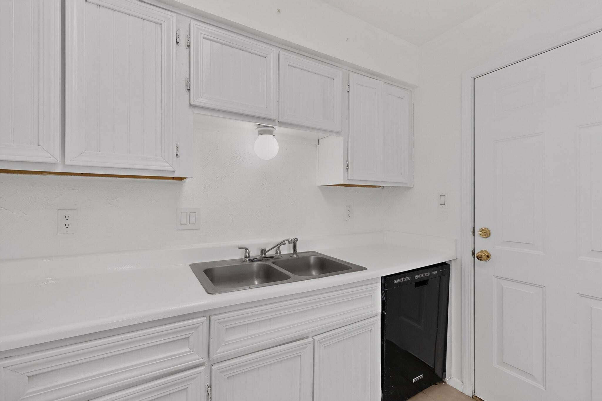 6075 Redlands Road NW