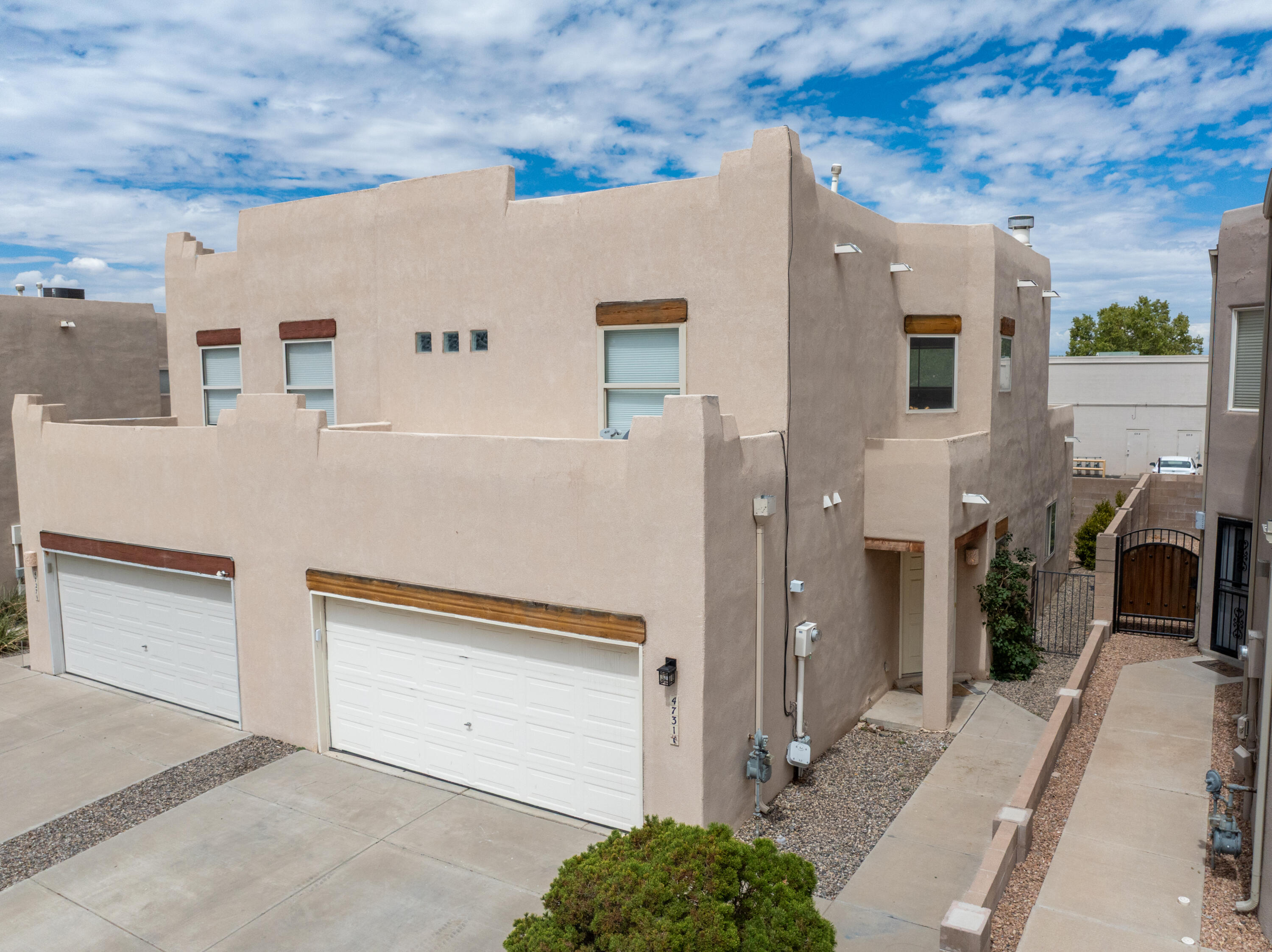 4731 Spanish Sun Avenue NE