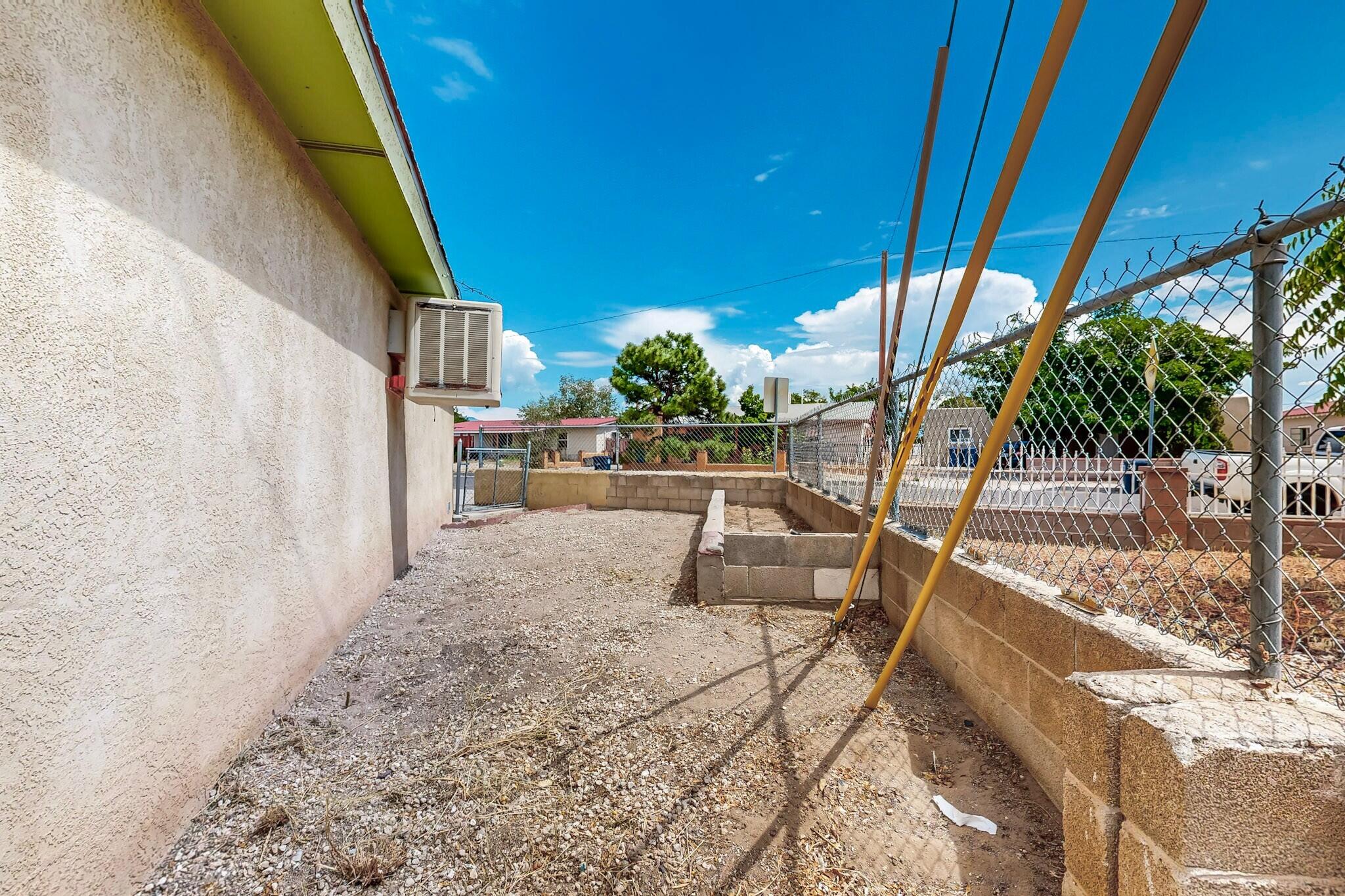 617 Loma Hermosa Drive NW