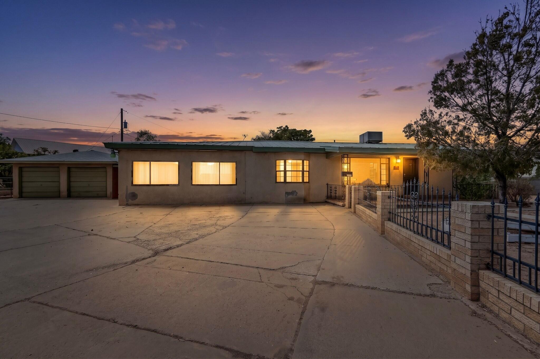 617 Loma Hermosa Drive NW