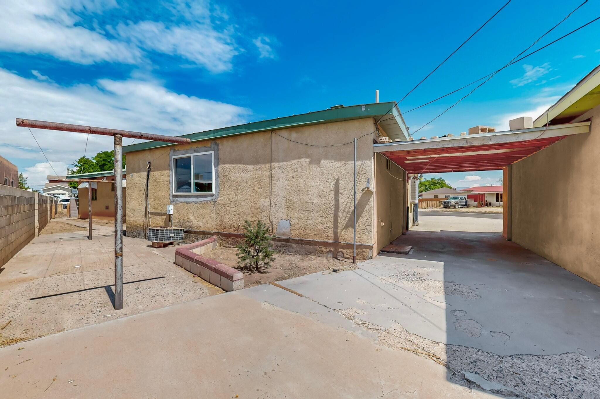 617 Loma Hermosa Drive NW