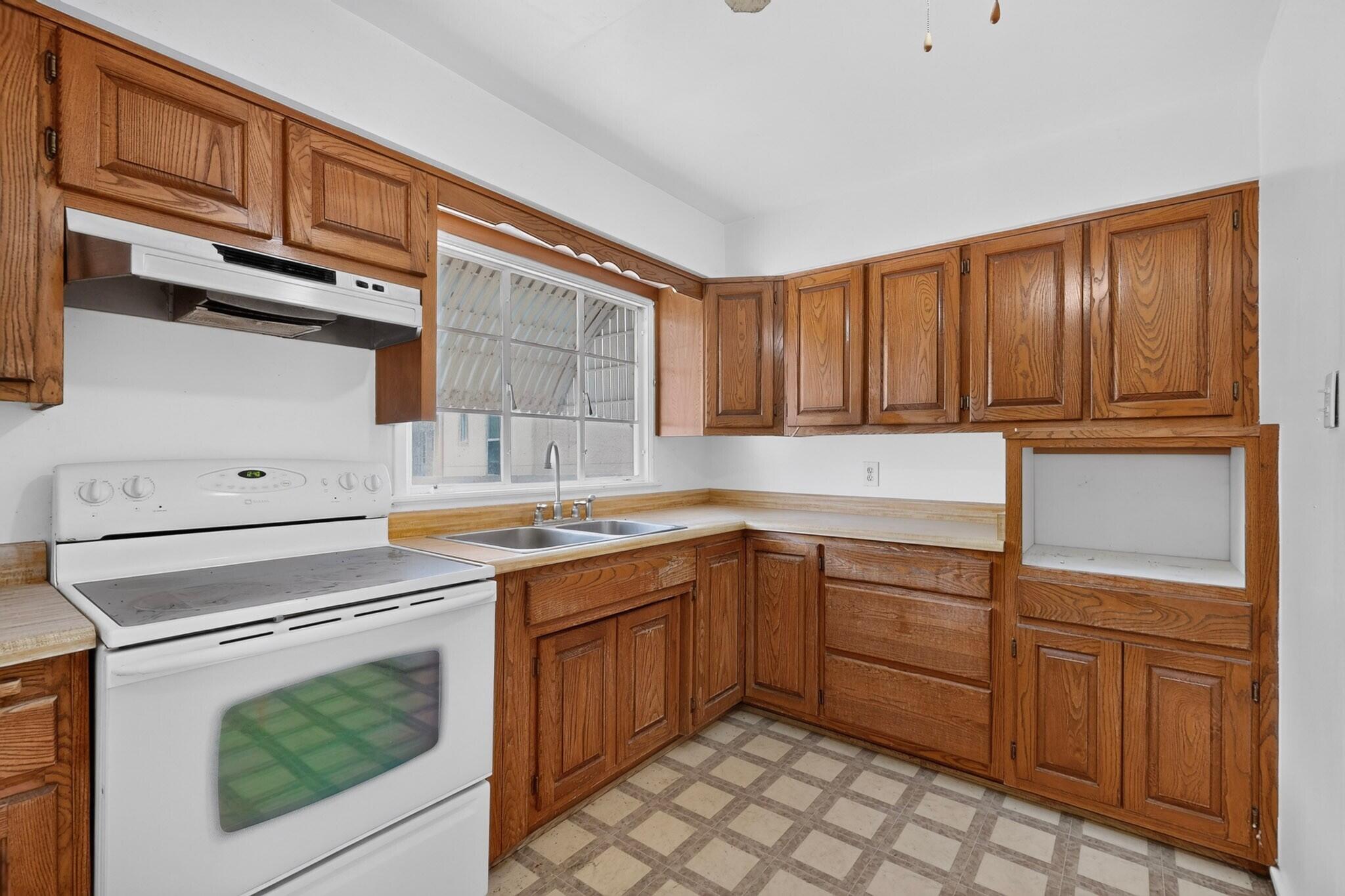 617 Loma Hermosa Drive NW