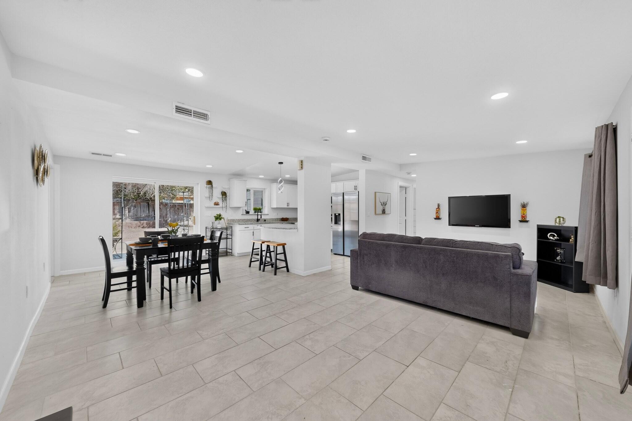 1124 Dorothy Street NE