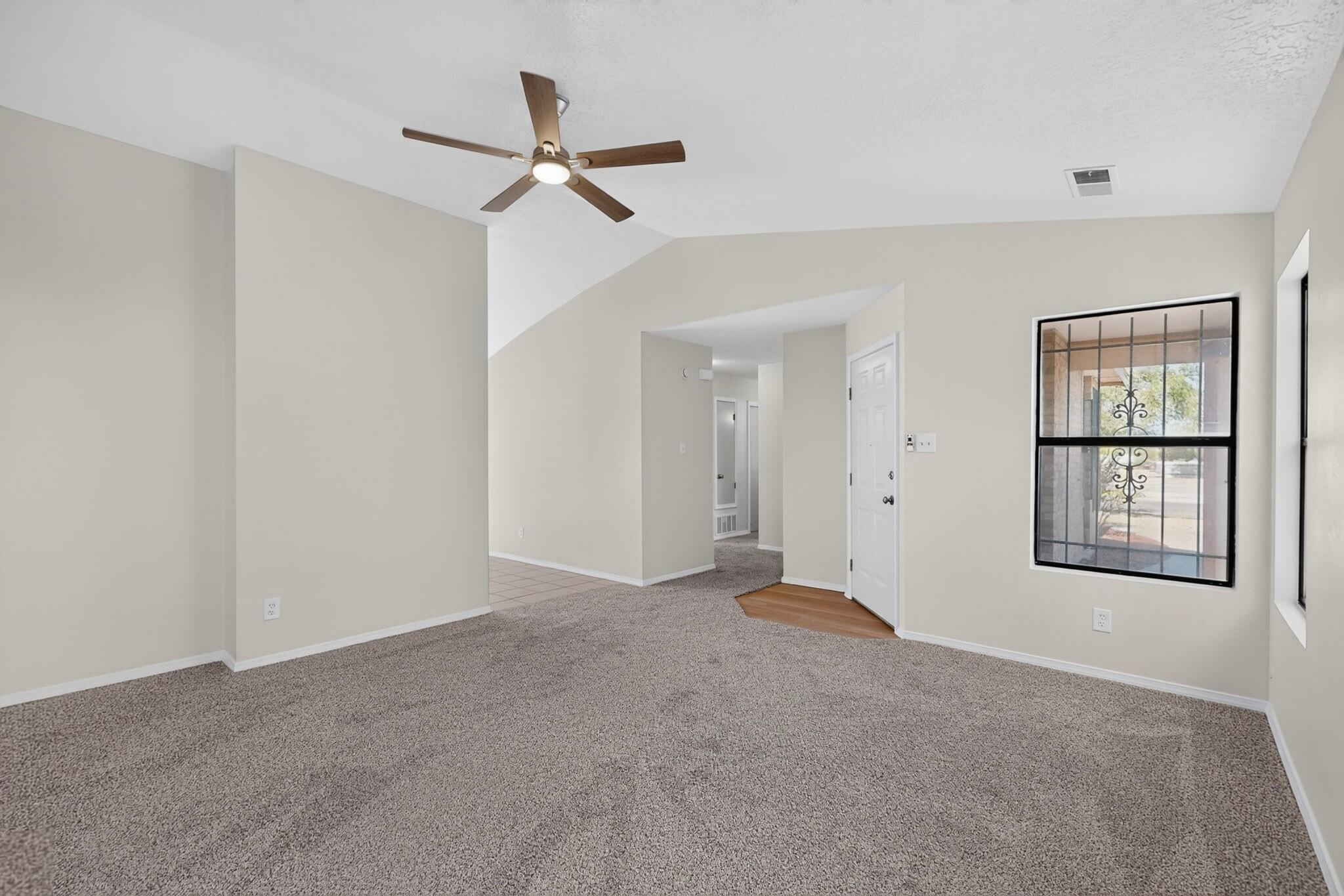 884 Entrada Drive SW