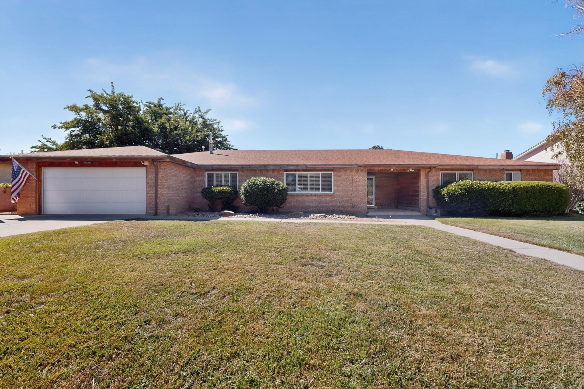 12412 Casa Grande Avenue NE