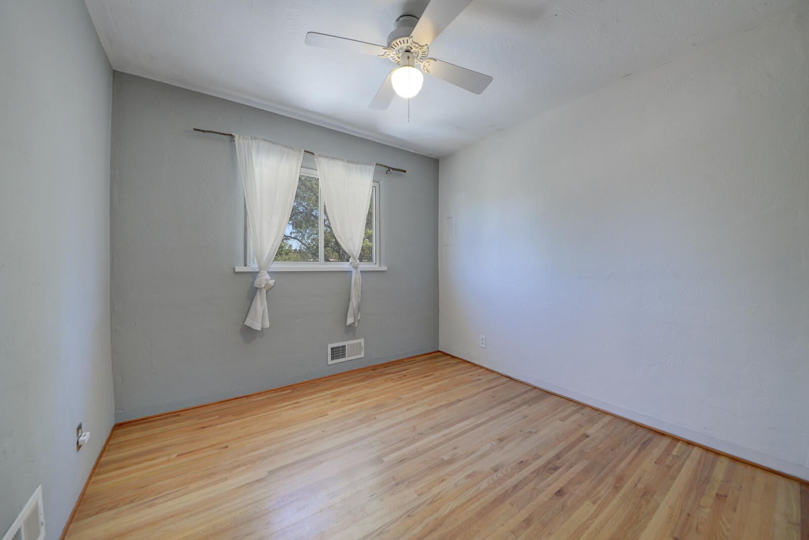 432 Montclaire Drive SE