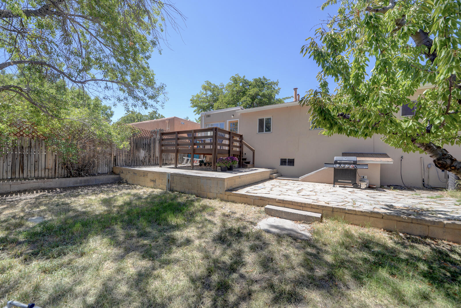 432 Montclaire Drive SE