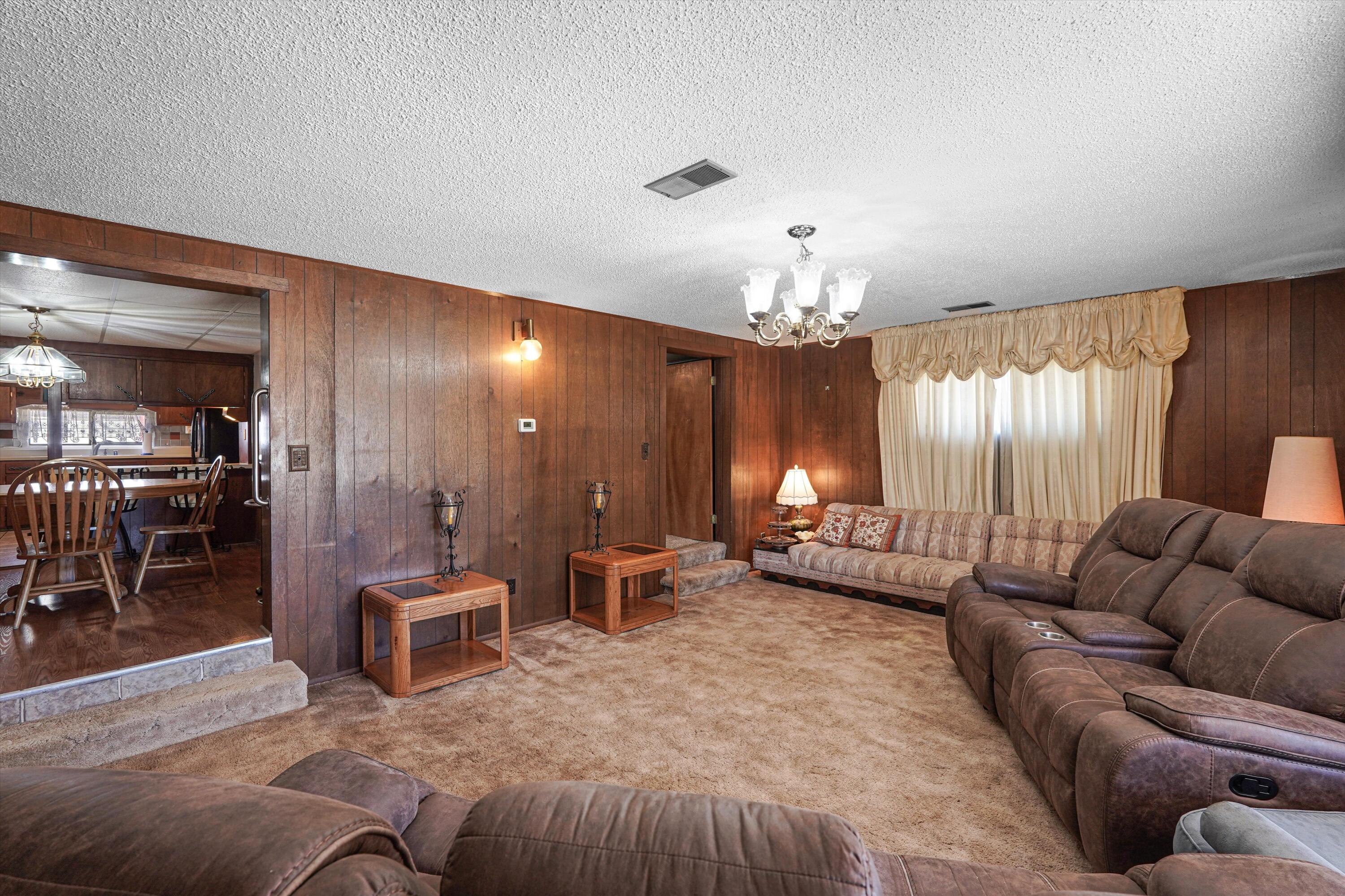 211 N Ripley Avenue