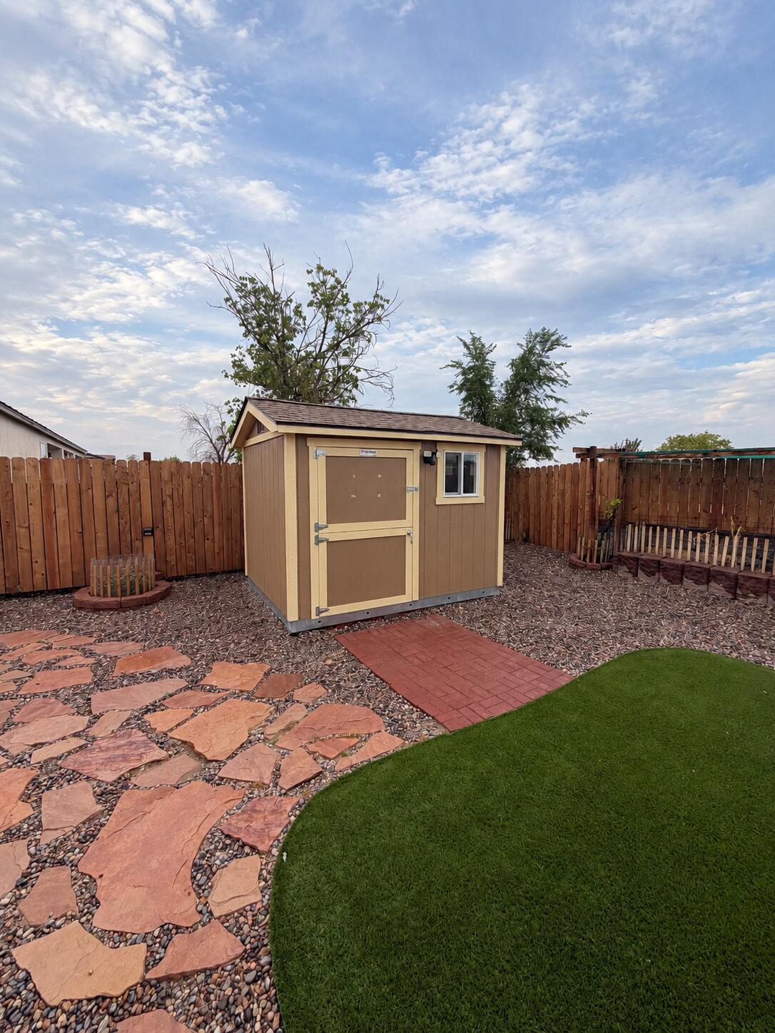 6921 Glen Hills Drive NE