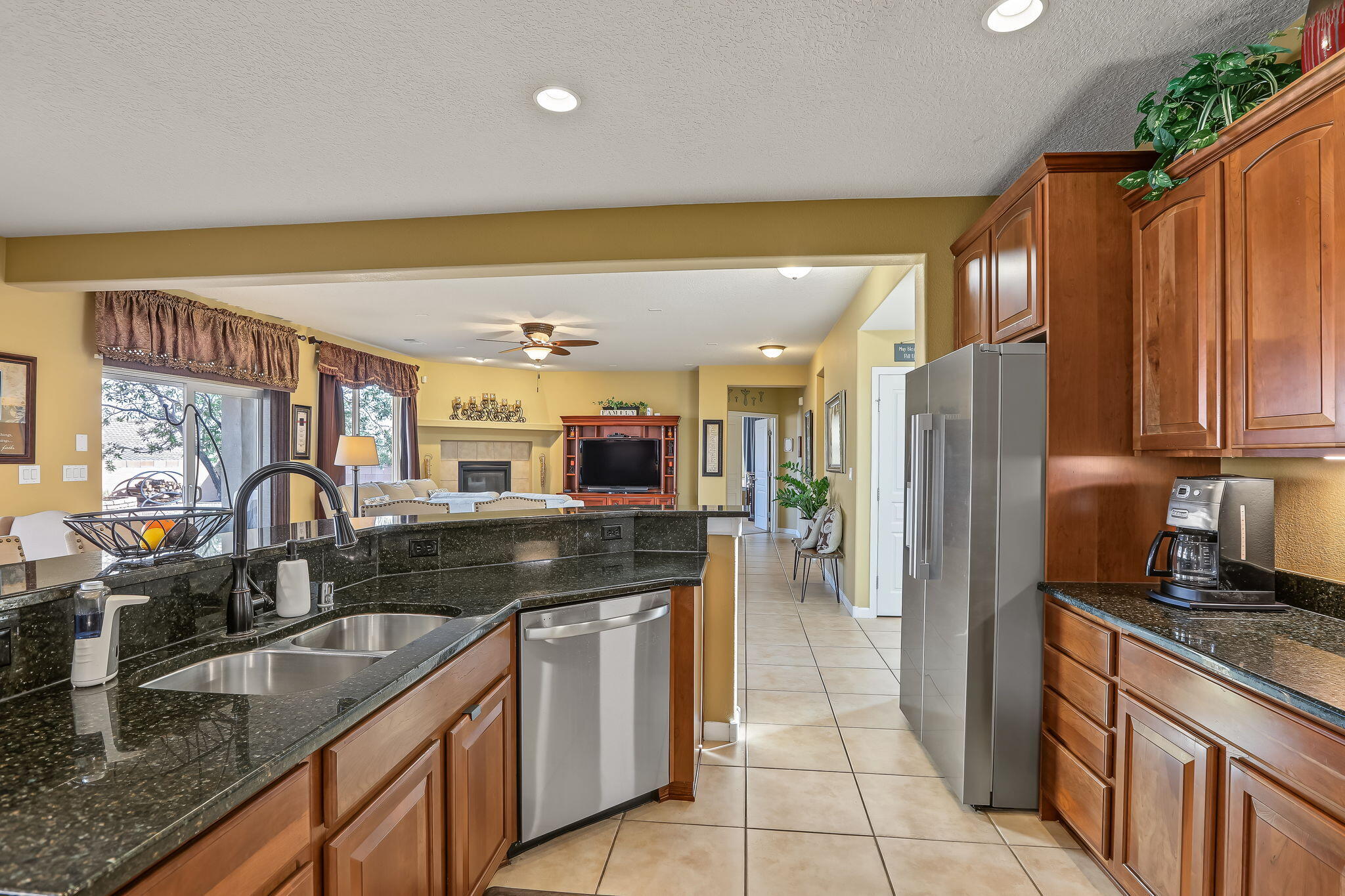 42 Los Miradores Drive NE