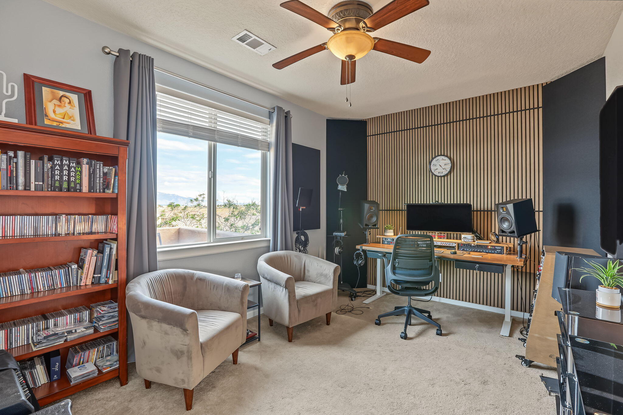 42 Los Miradores Drive NE
