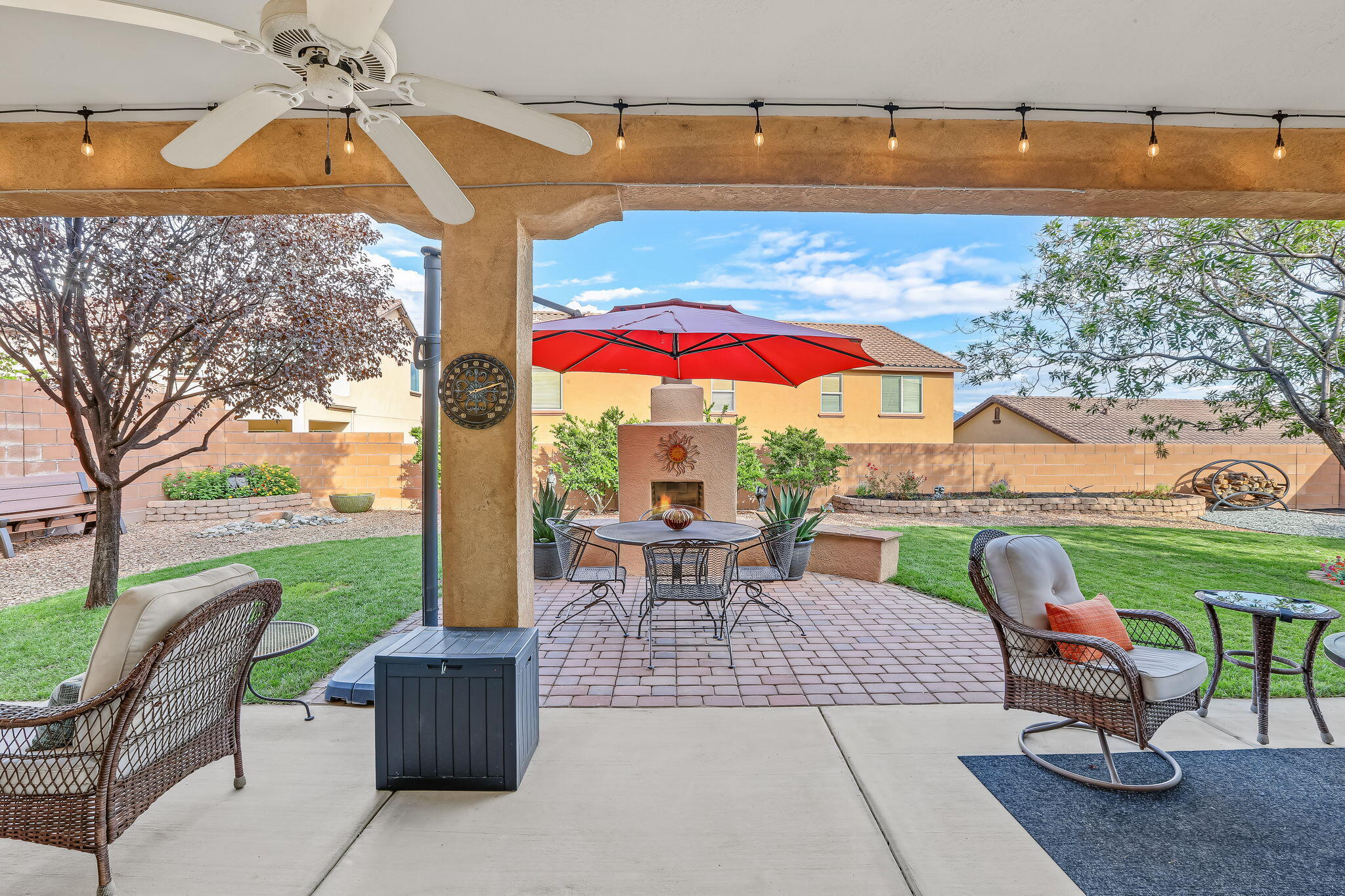 42 Los Miradores Drive NE
