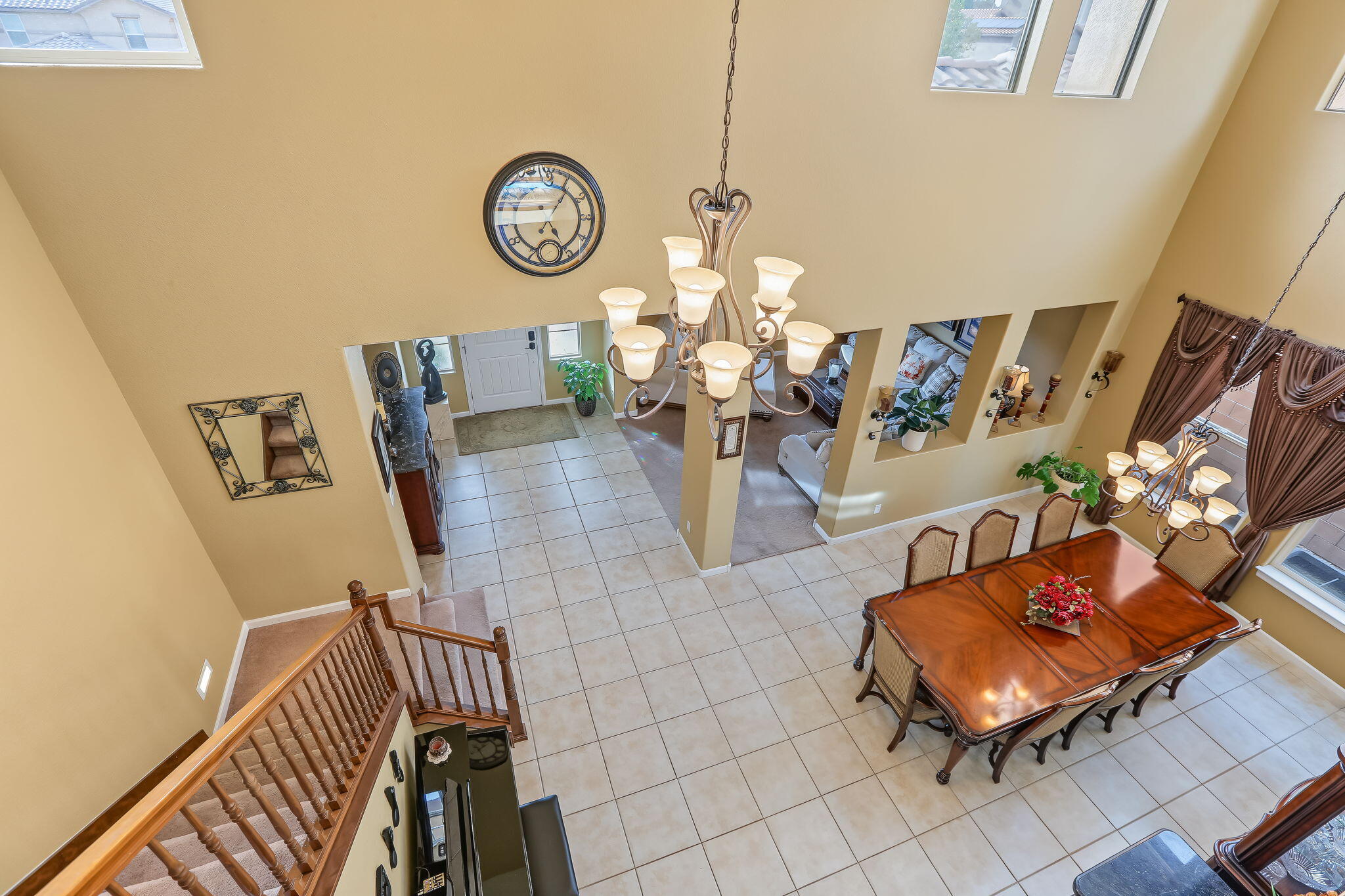 42 Los Miradores Drive NE