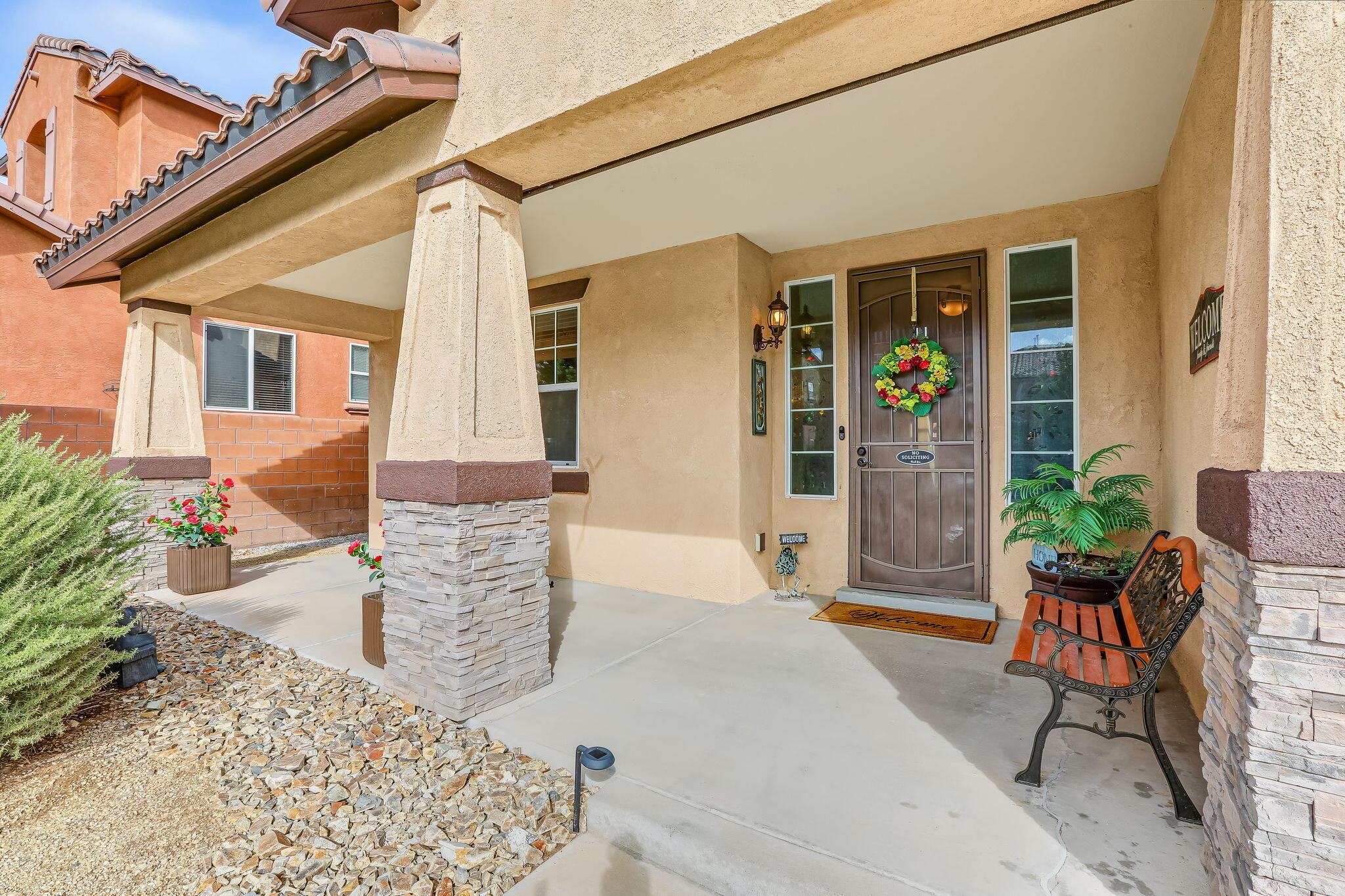 42 Los Miradores Drive NE