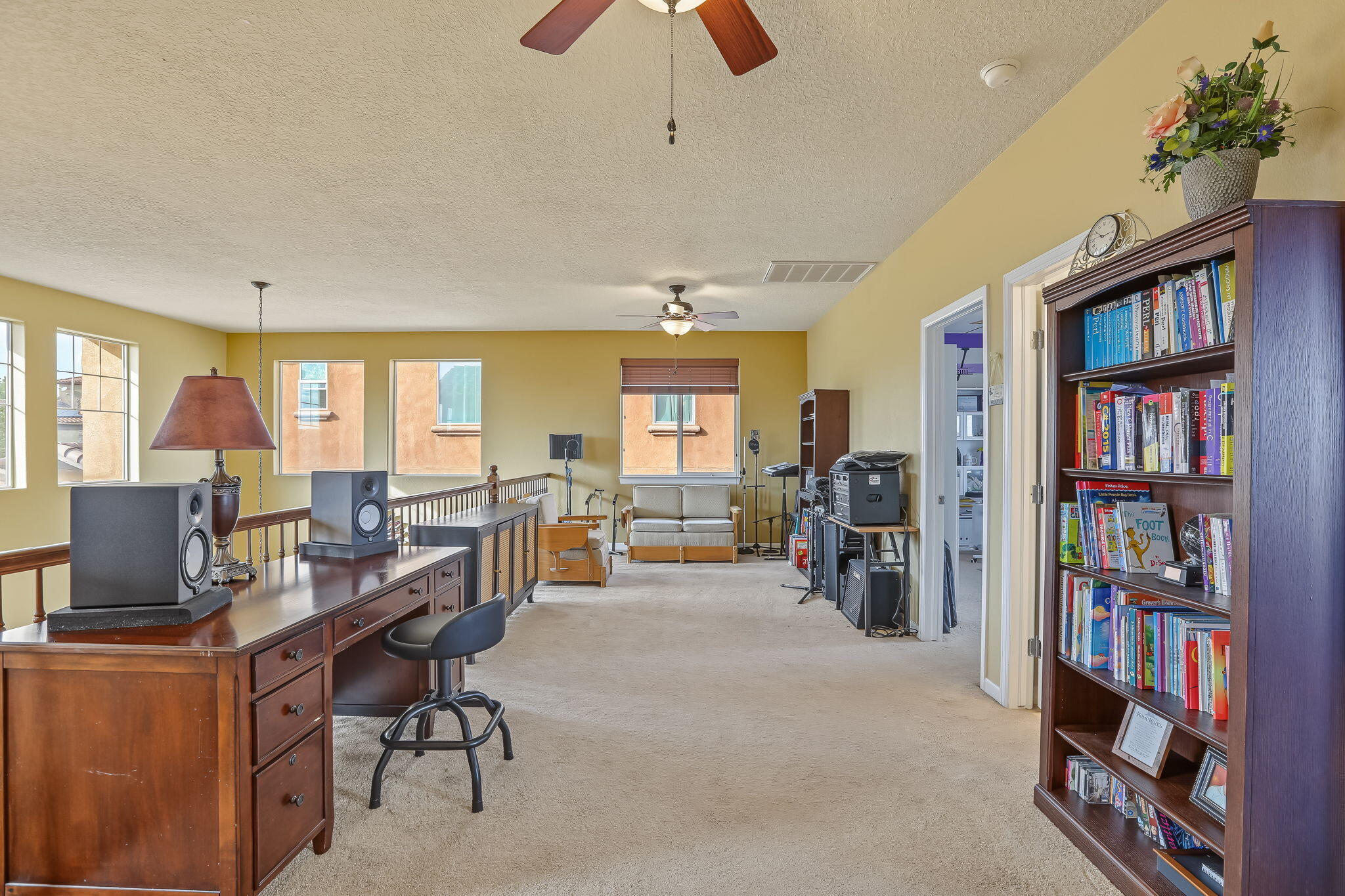 42 Los Miradores Drive NE