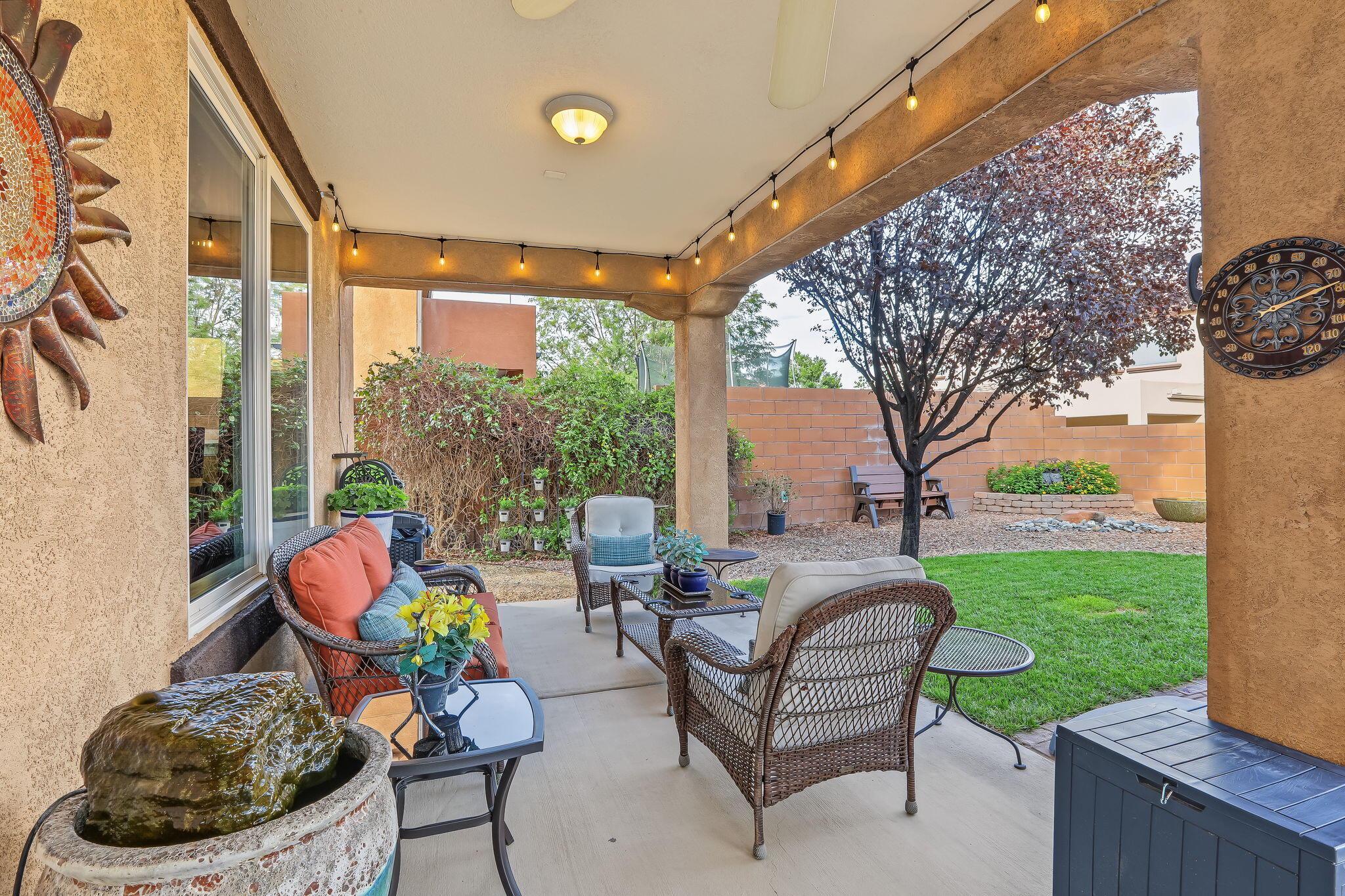 42 Los Miradores Drive NE