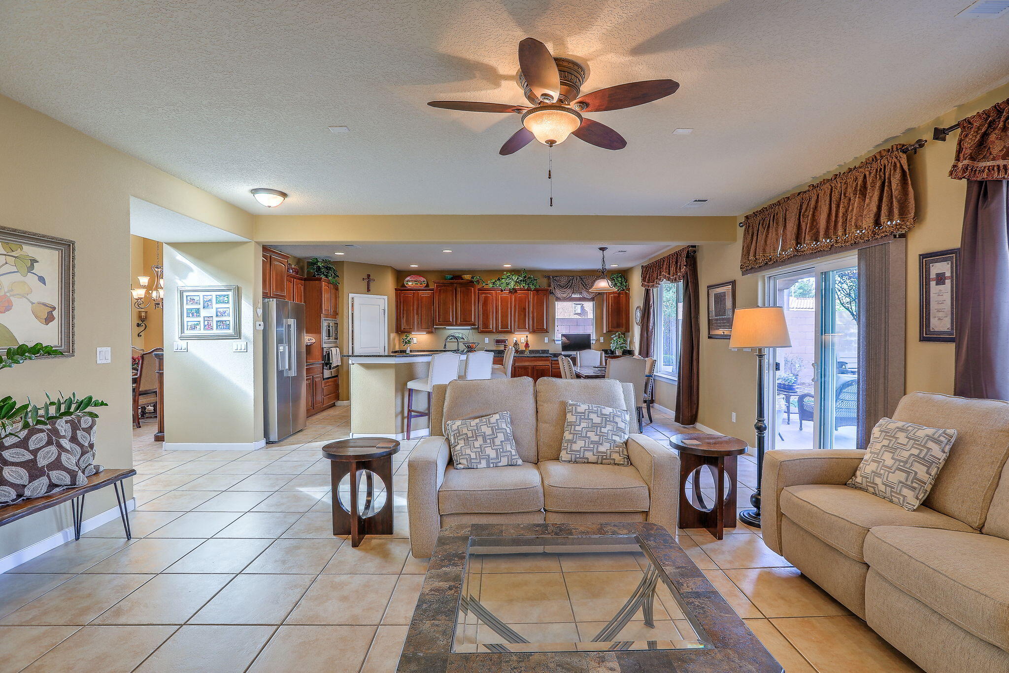 42 Los Miradores Drive NE