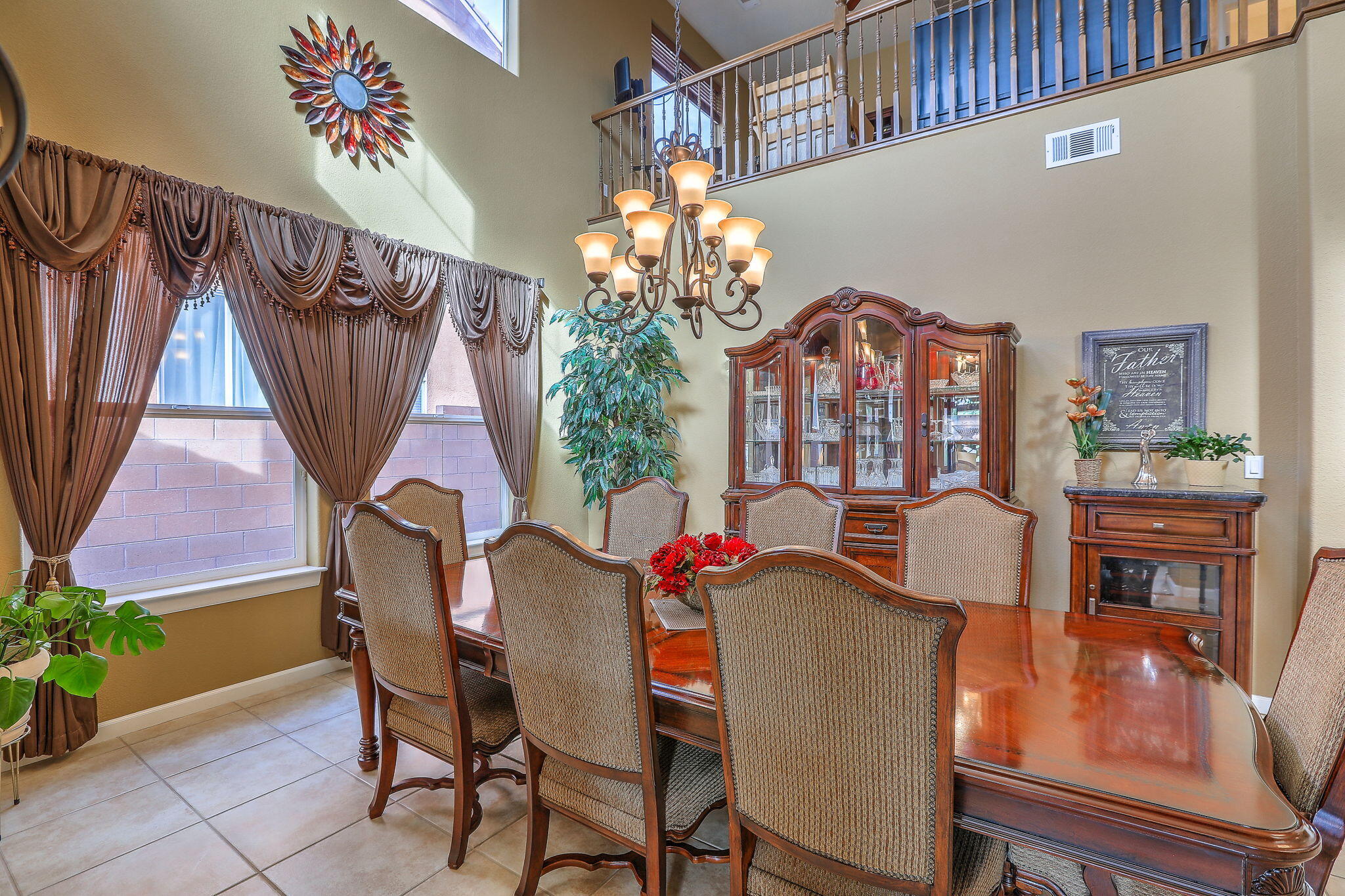 42 Los Miradores Drive NE