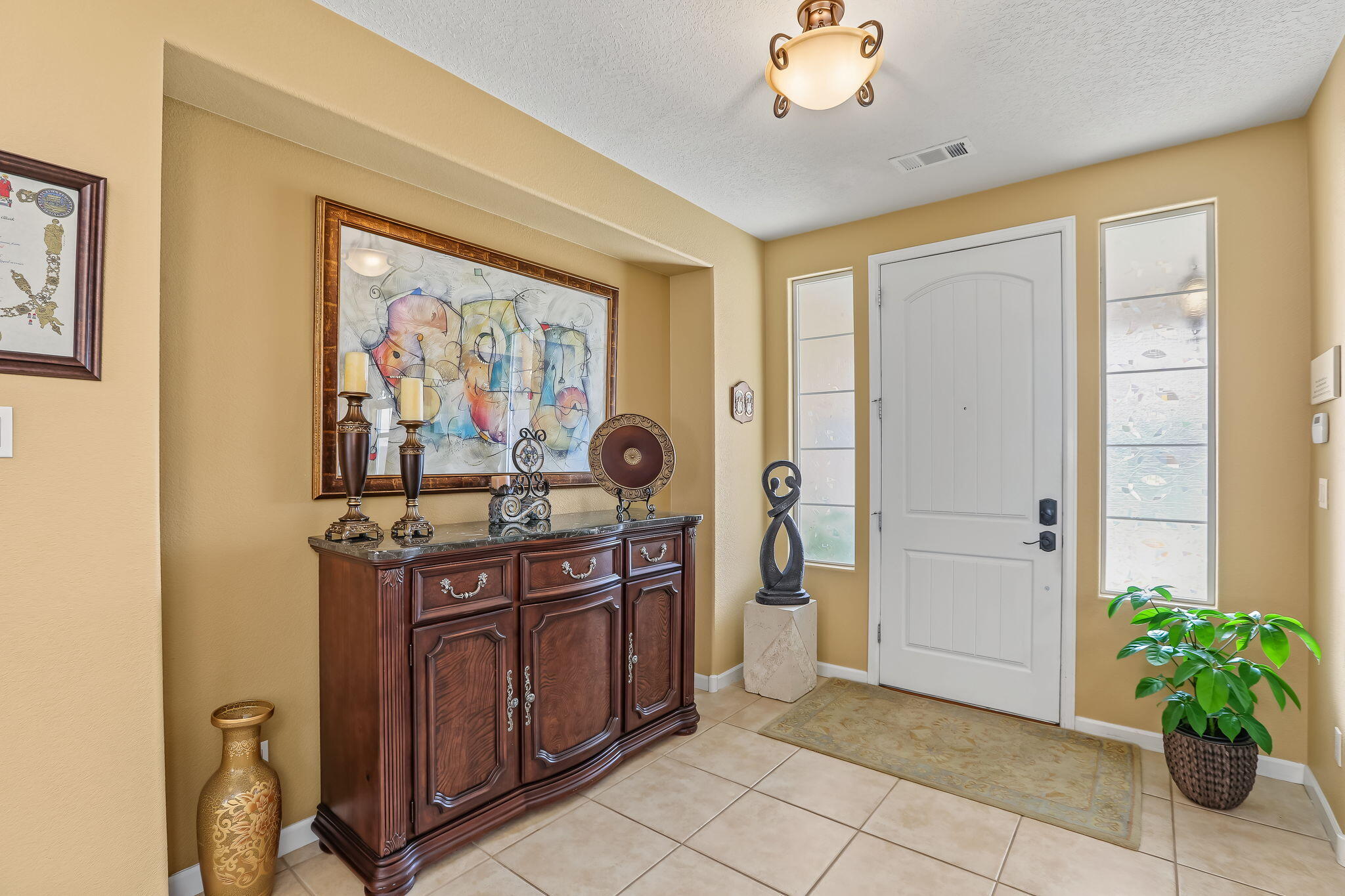 42 Los Miradores Drive NE