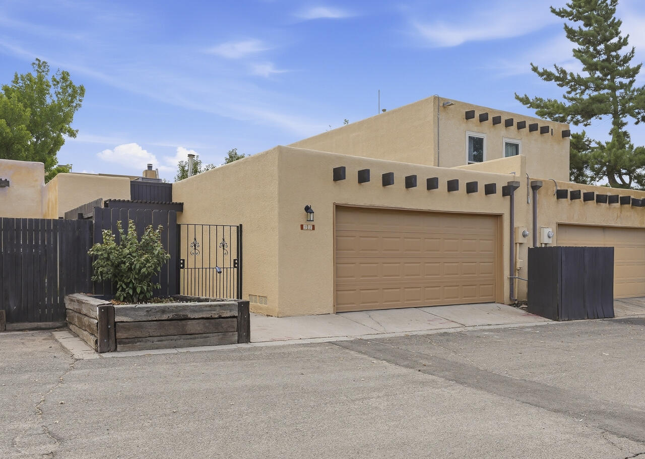 32 Calle Playa Del Sol NE