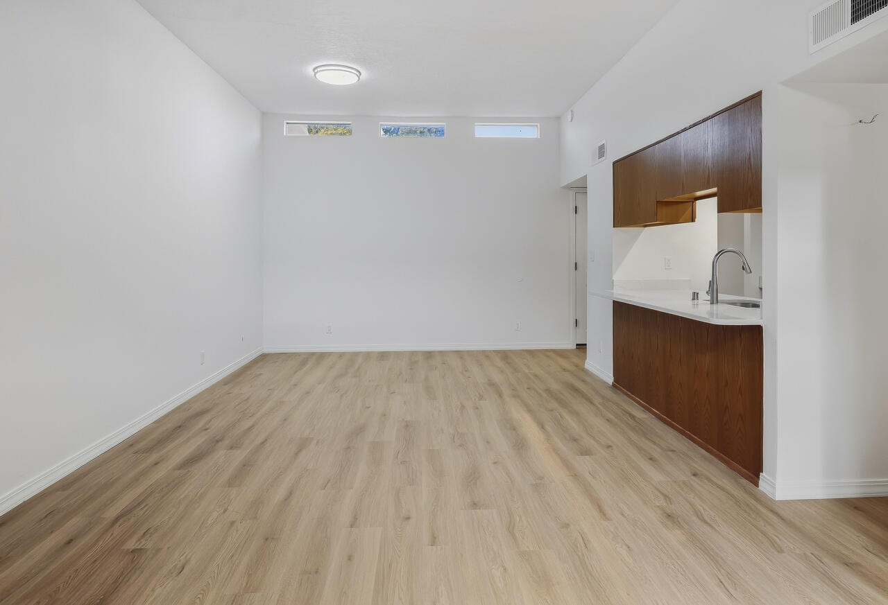 32 Calle Playa Del Sol NE