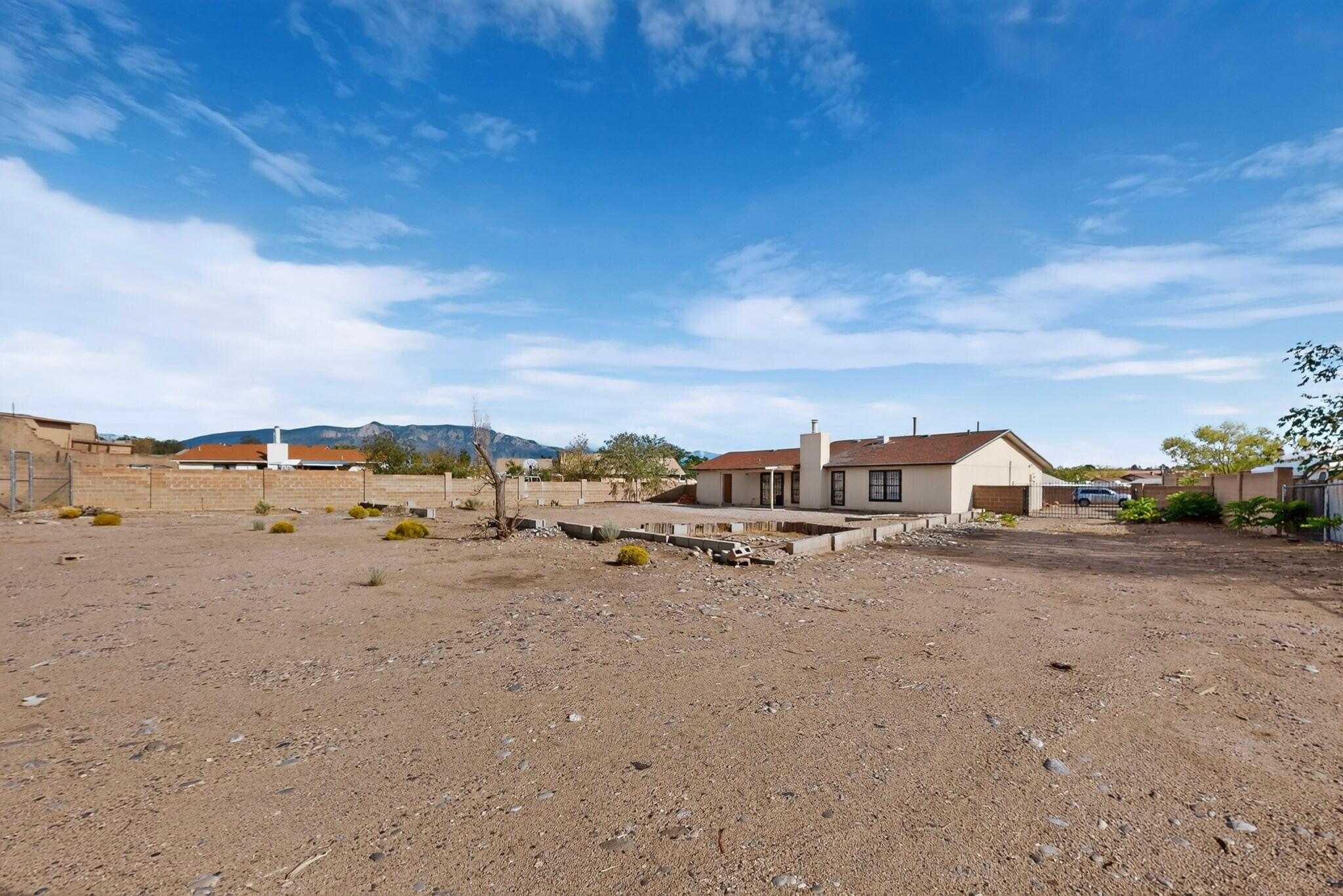 275 Moonstone Drive NE