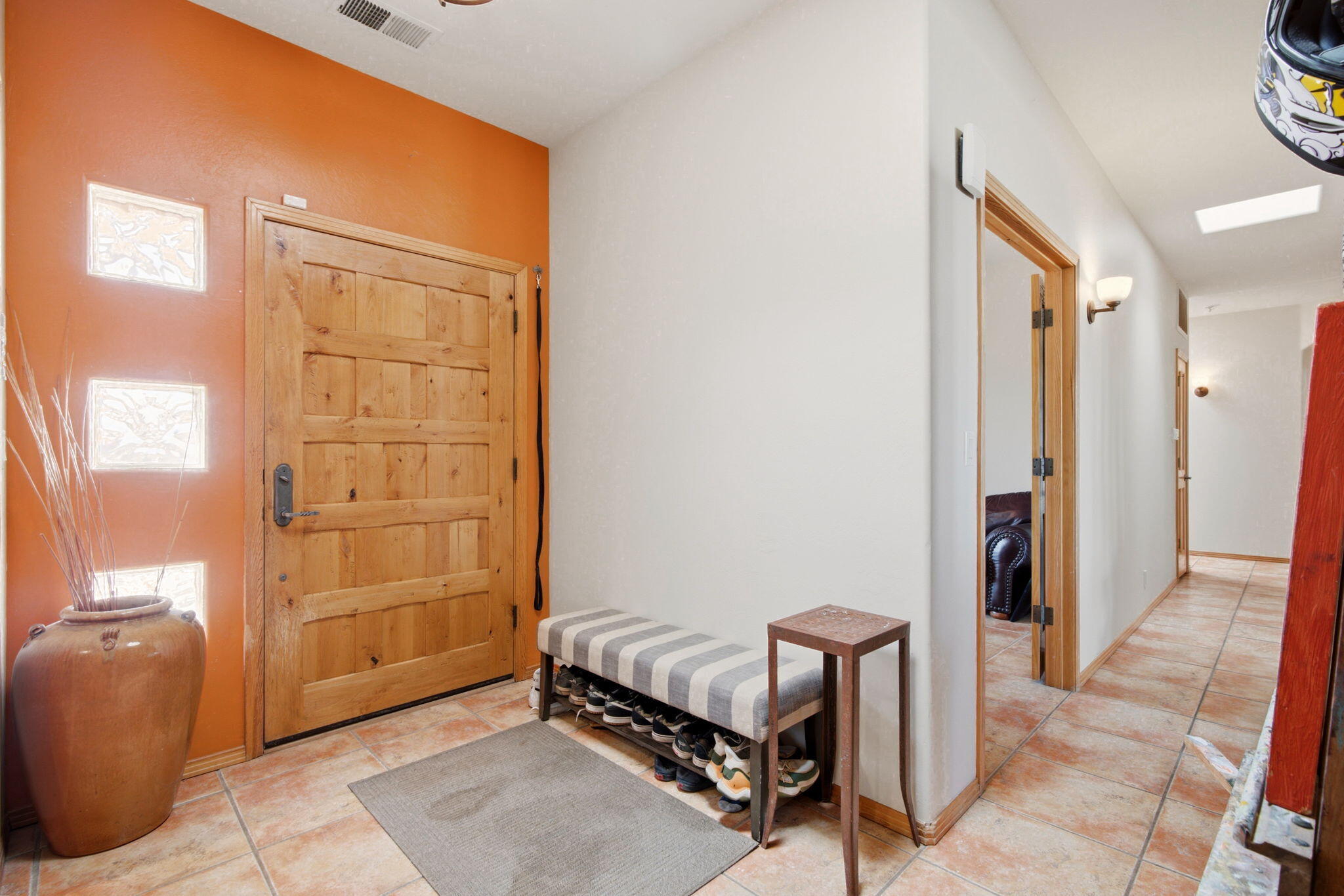 1716 Shoshone Trail NE