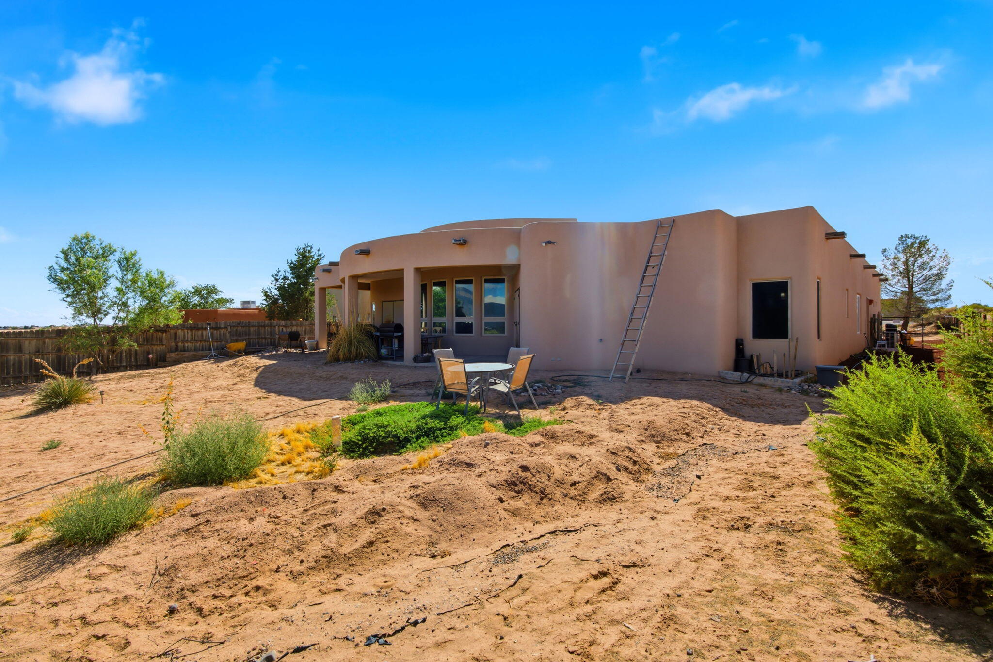 1716 Shoshone Trail NE