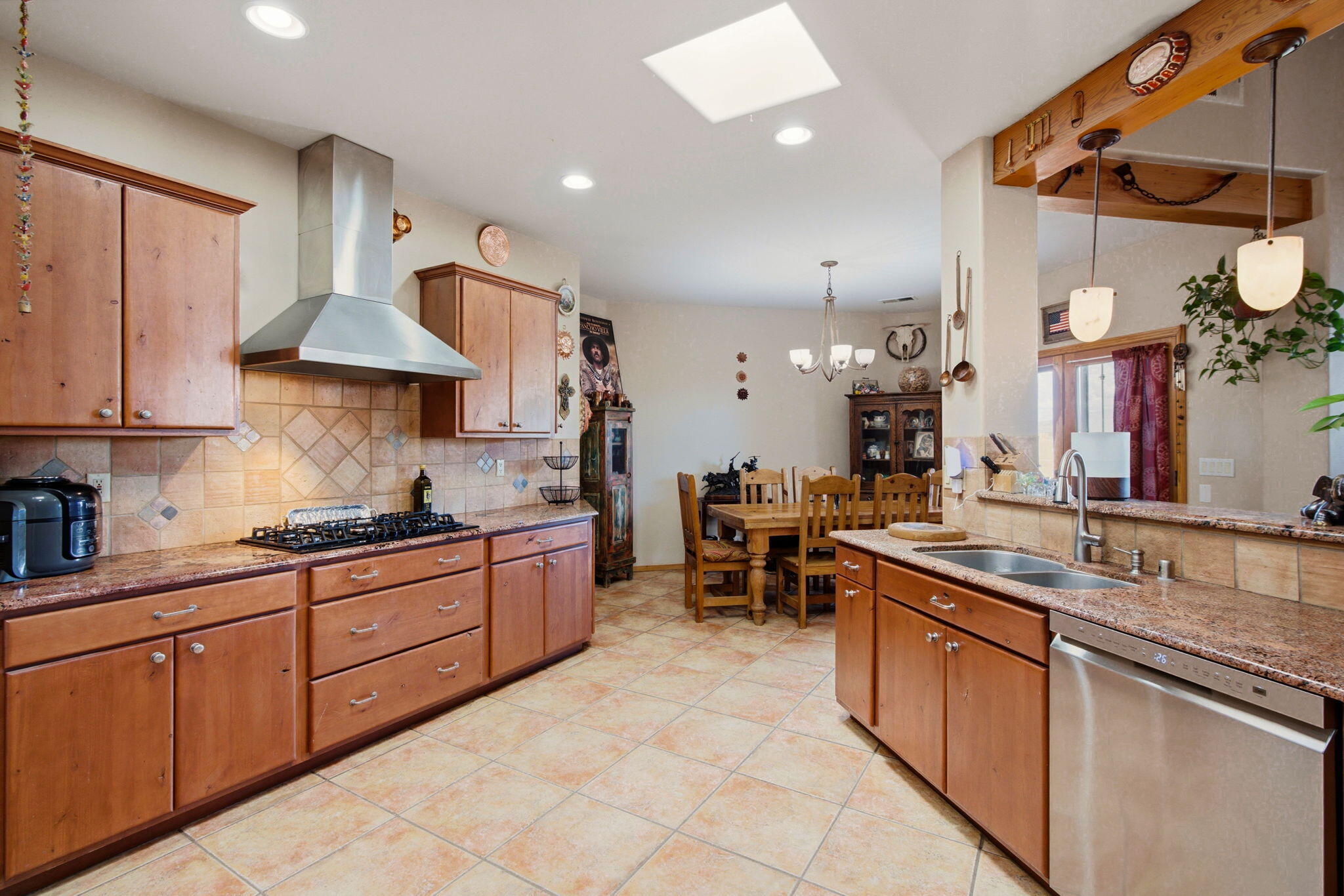 1716 Shoshone Trail NE