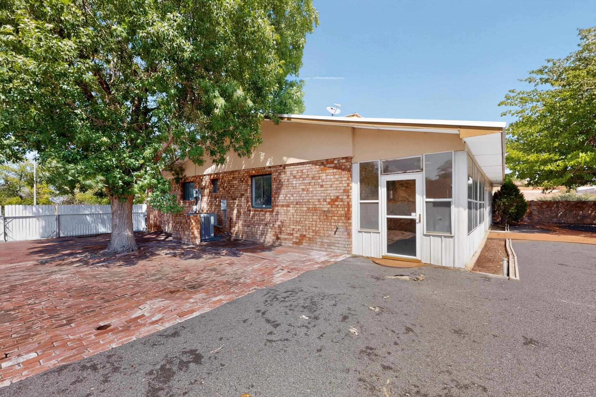 1690 Golf Course Road