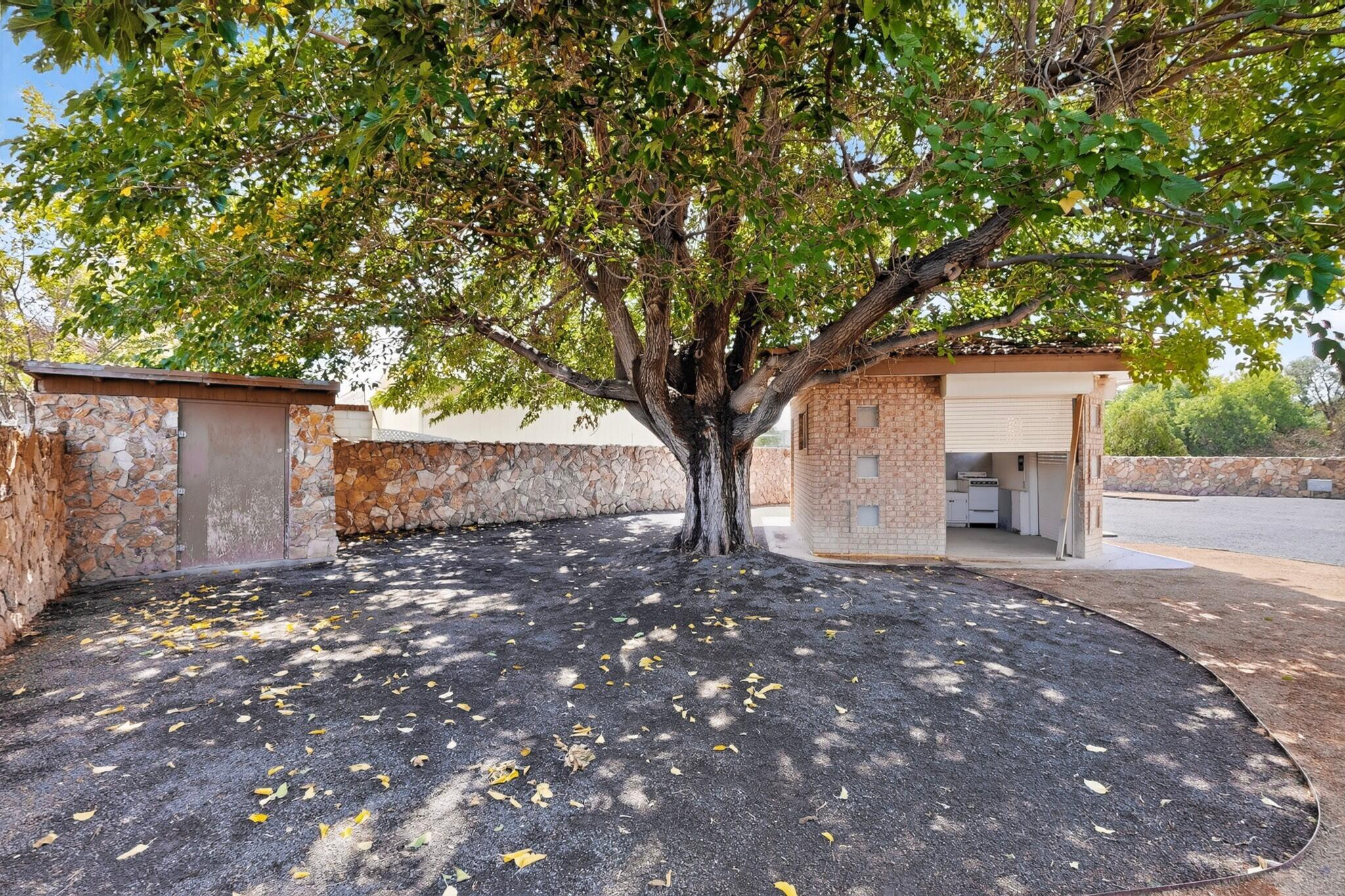 1690 Golf Course Road