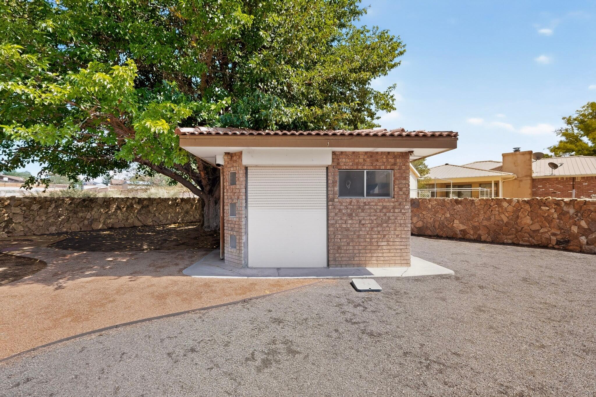 1690 Golf Course Road