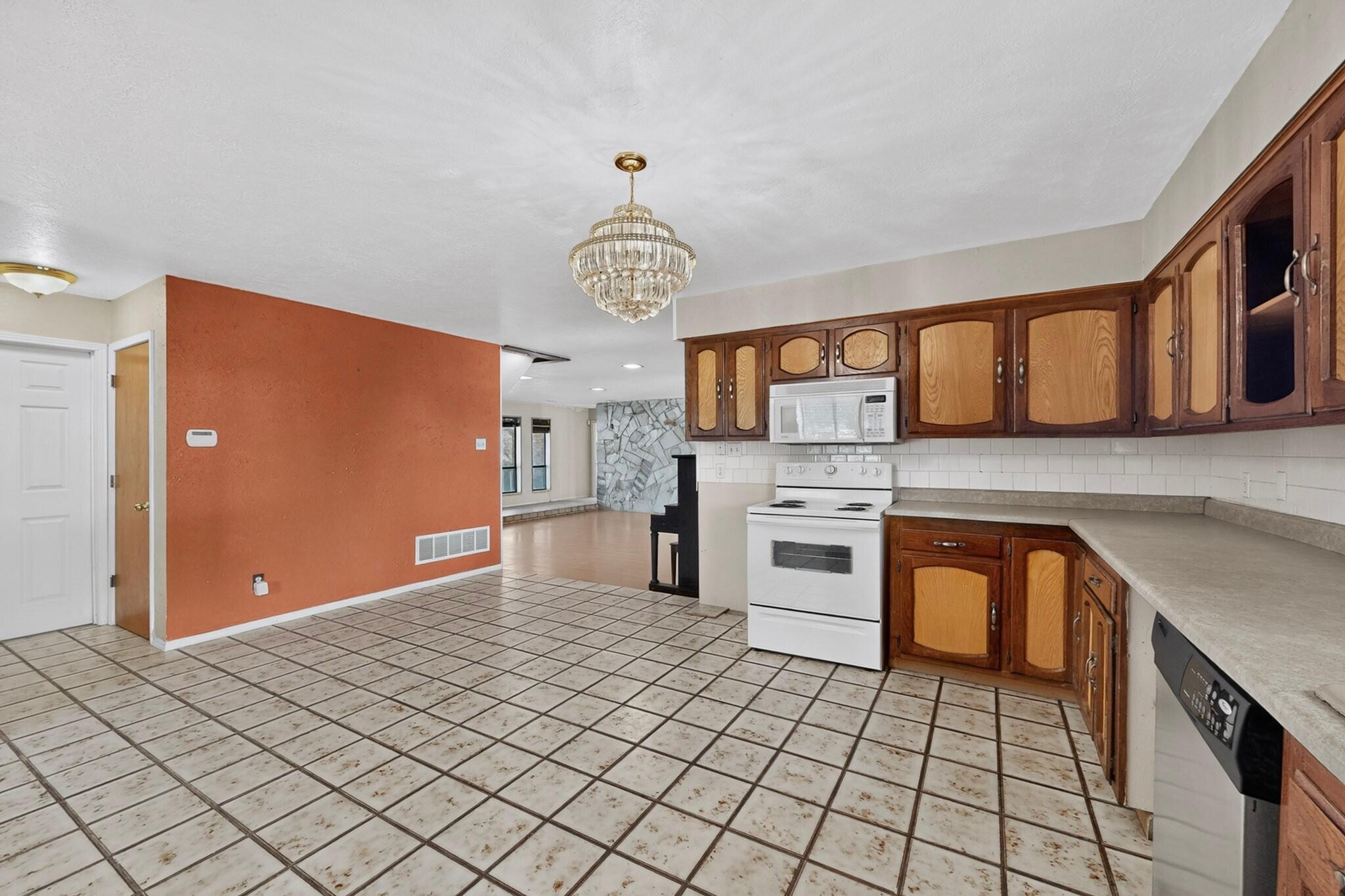 1690 Golf Course Road
