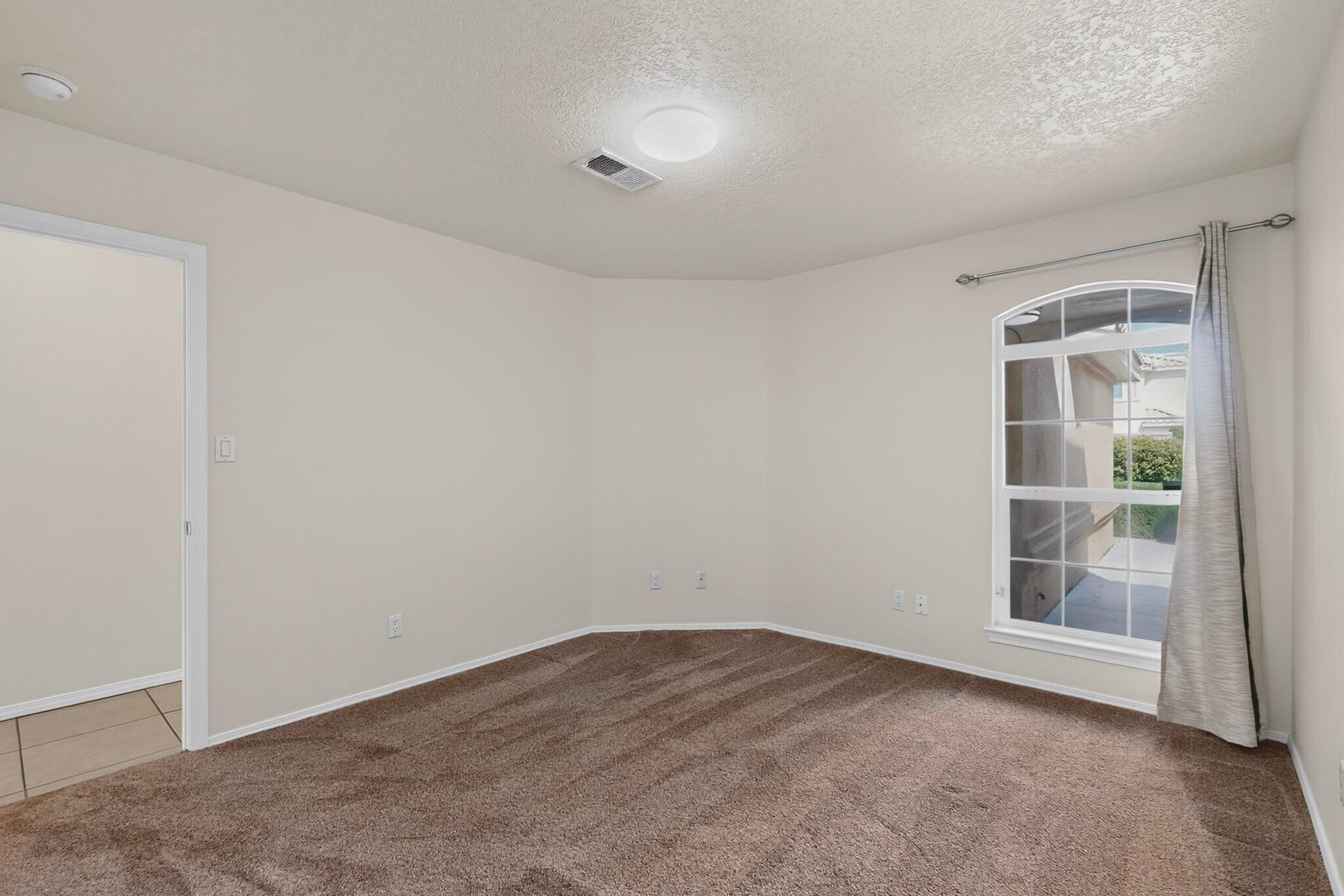 4909 Sereno Drive NE