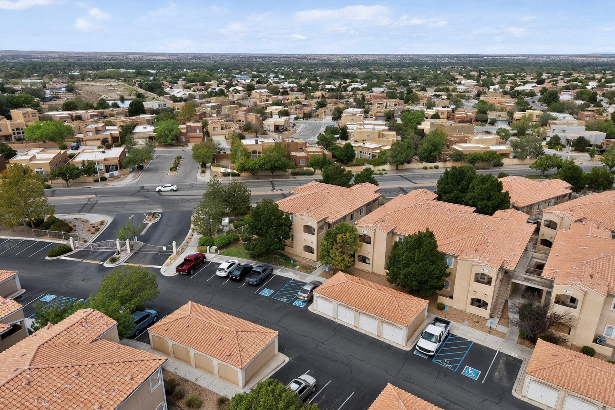 6800 Vista Del Norte Drive NE 422