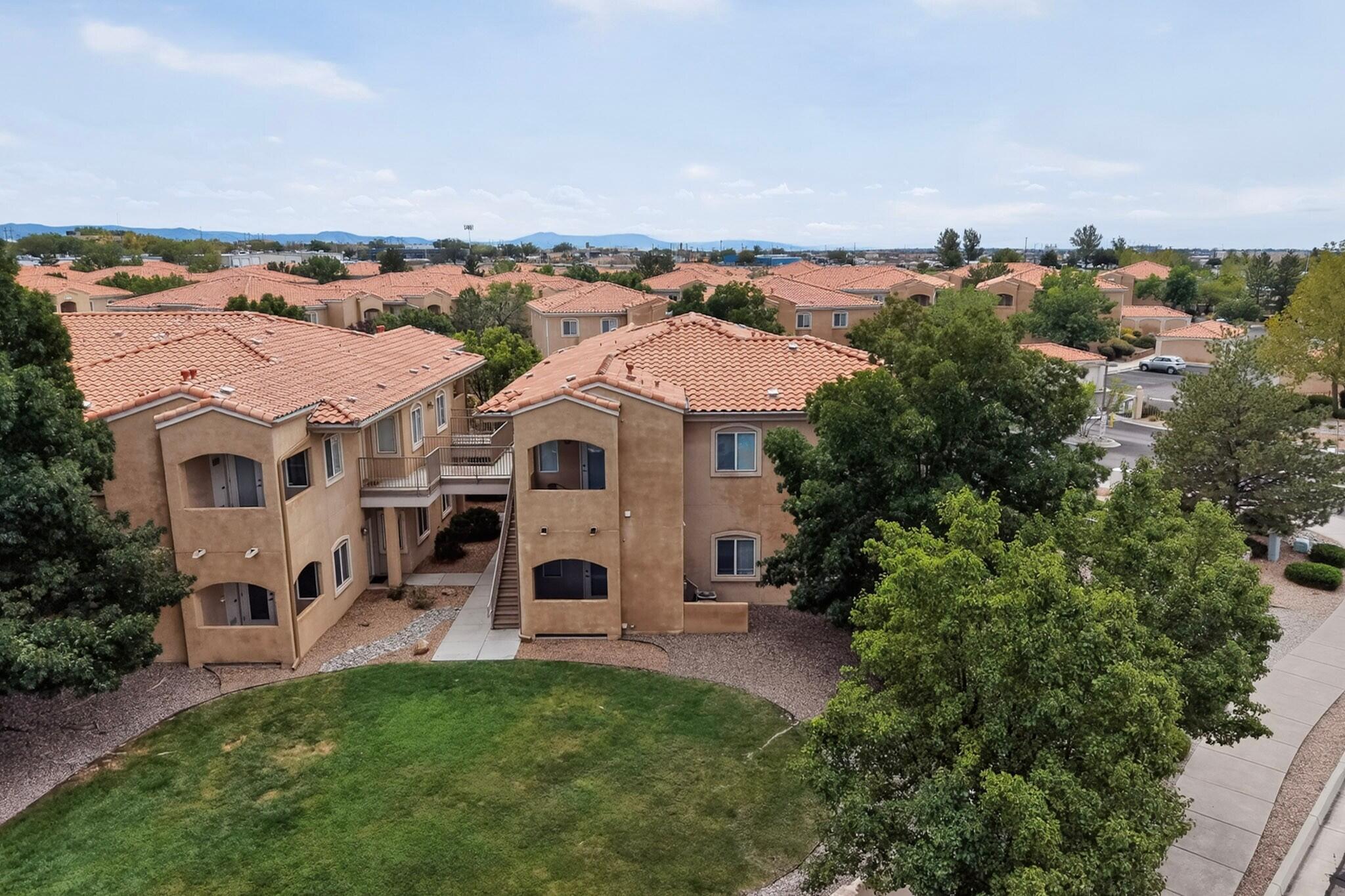 6800 Vista Del Norte Drive NE 422