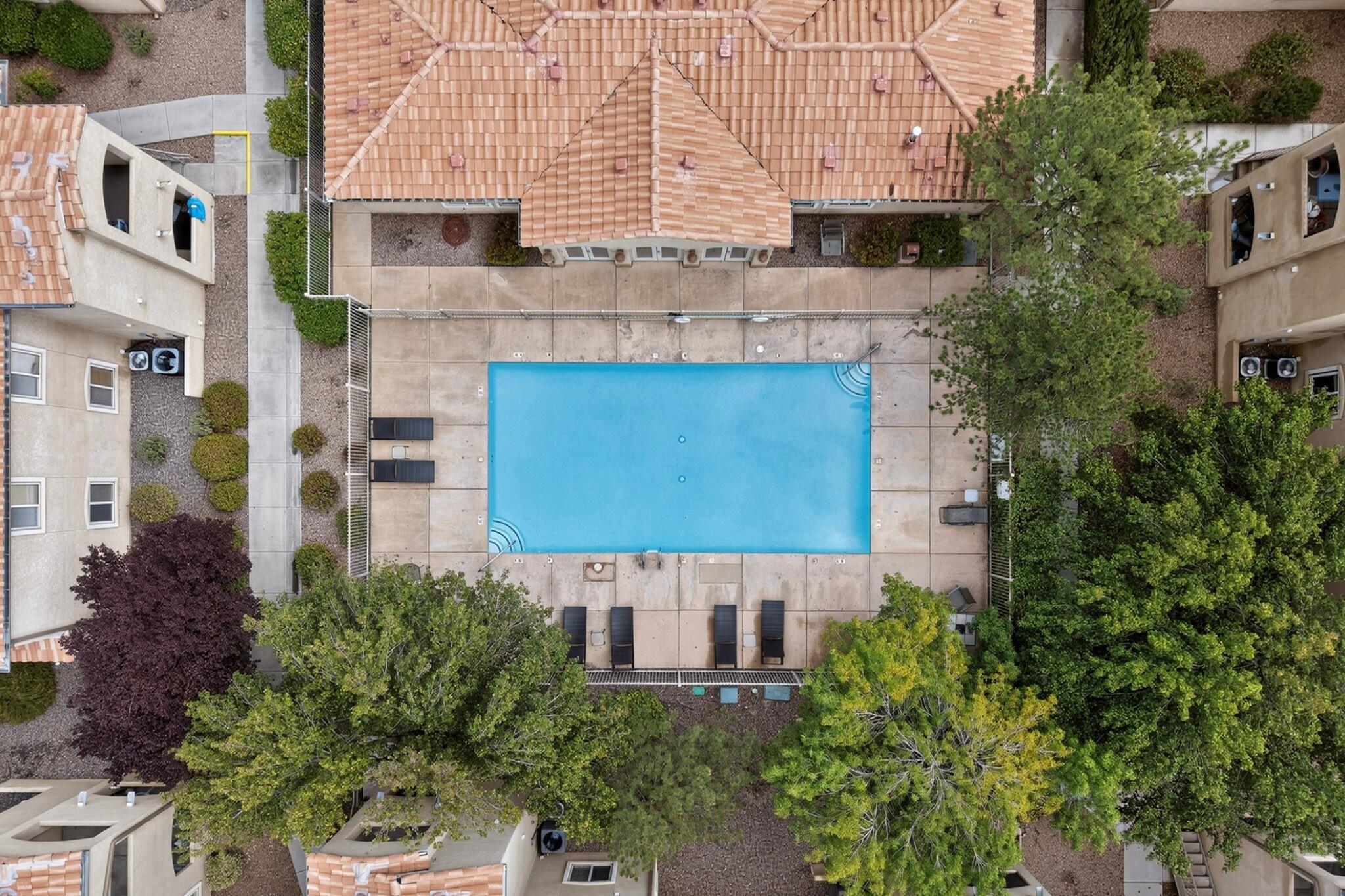 6800 Vista Del Norte Drive NE 422