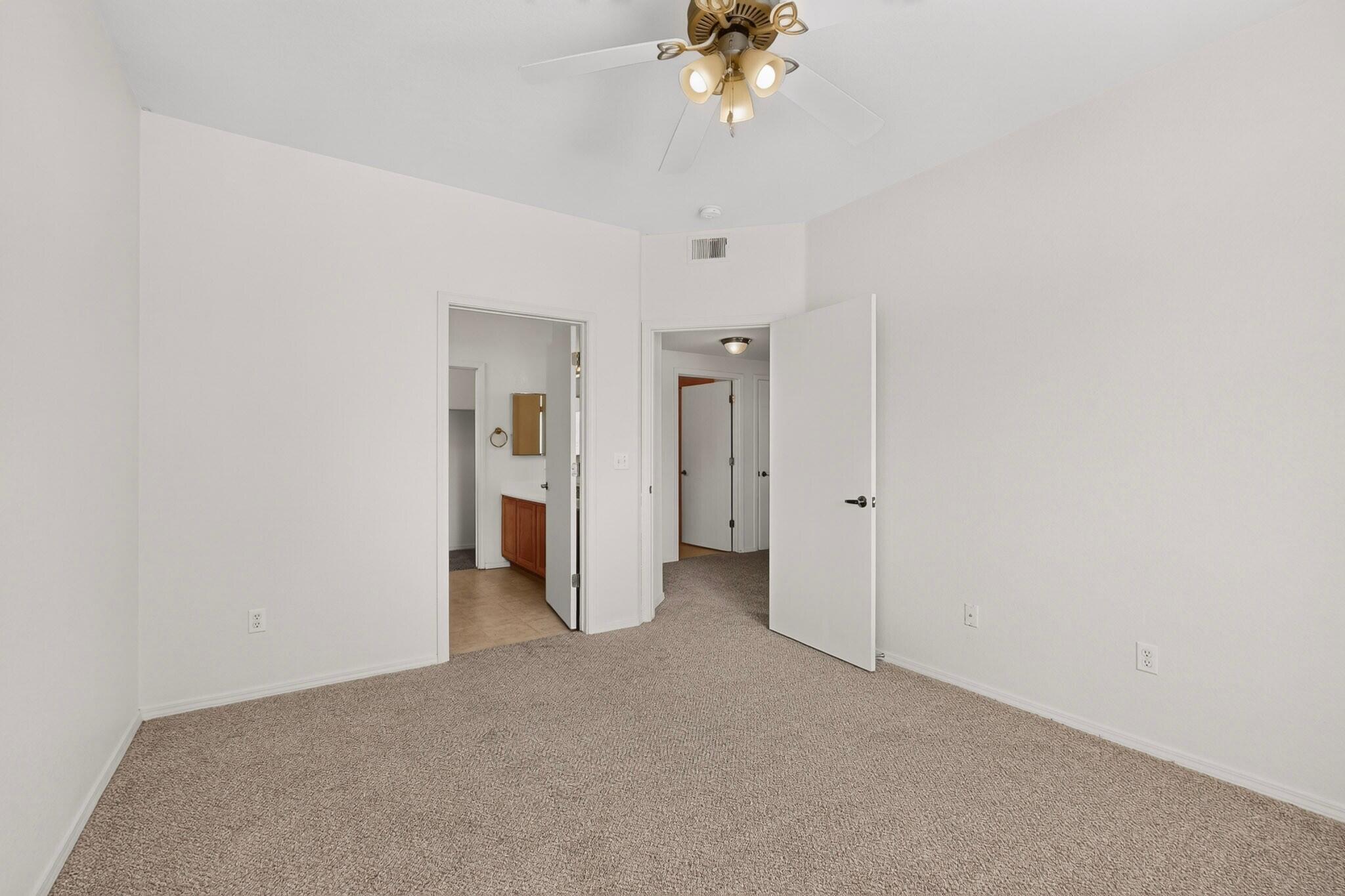 6800 Vista Del Norte Drive NE 422