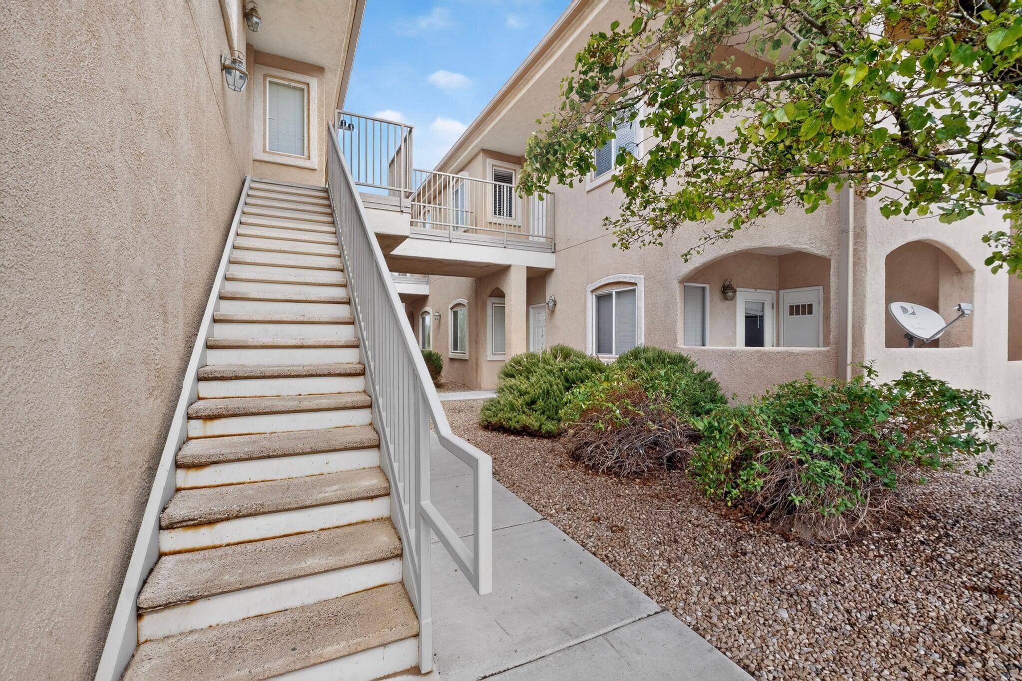 6800 Vista Del Norte Drive NE 422
