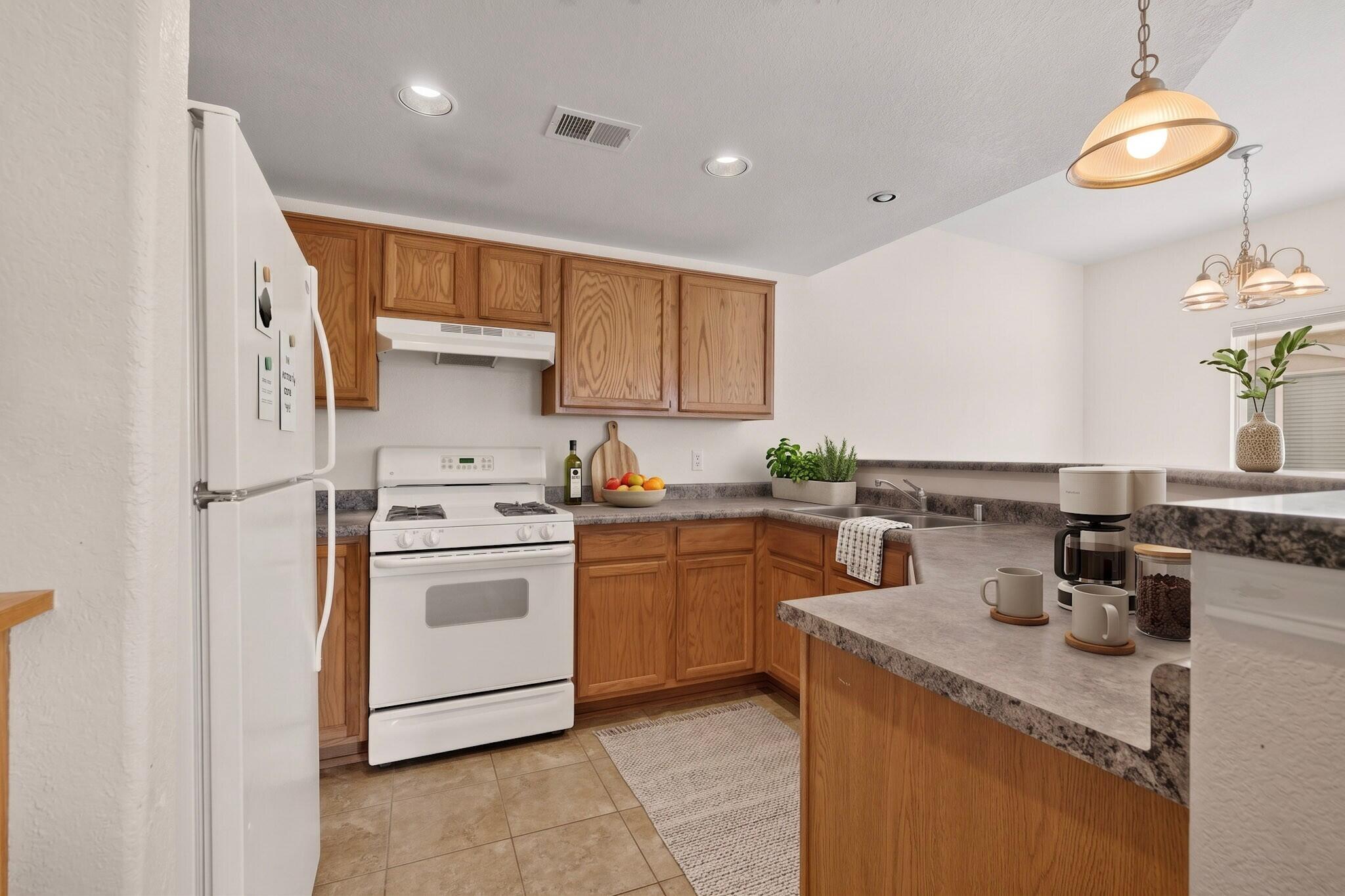 6800 Vista Del Norte Drive NE 422